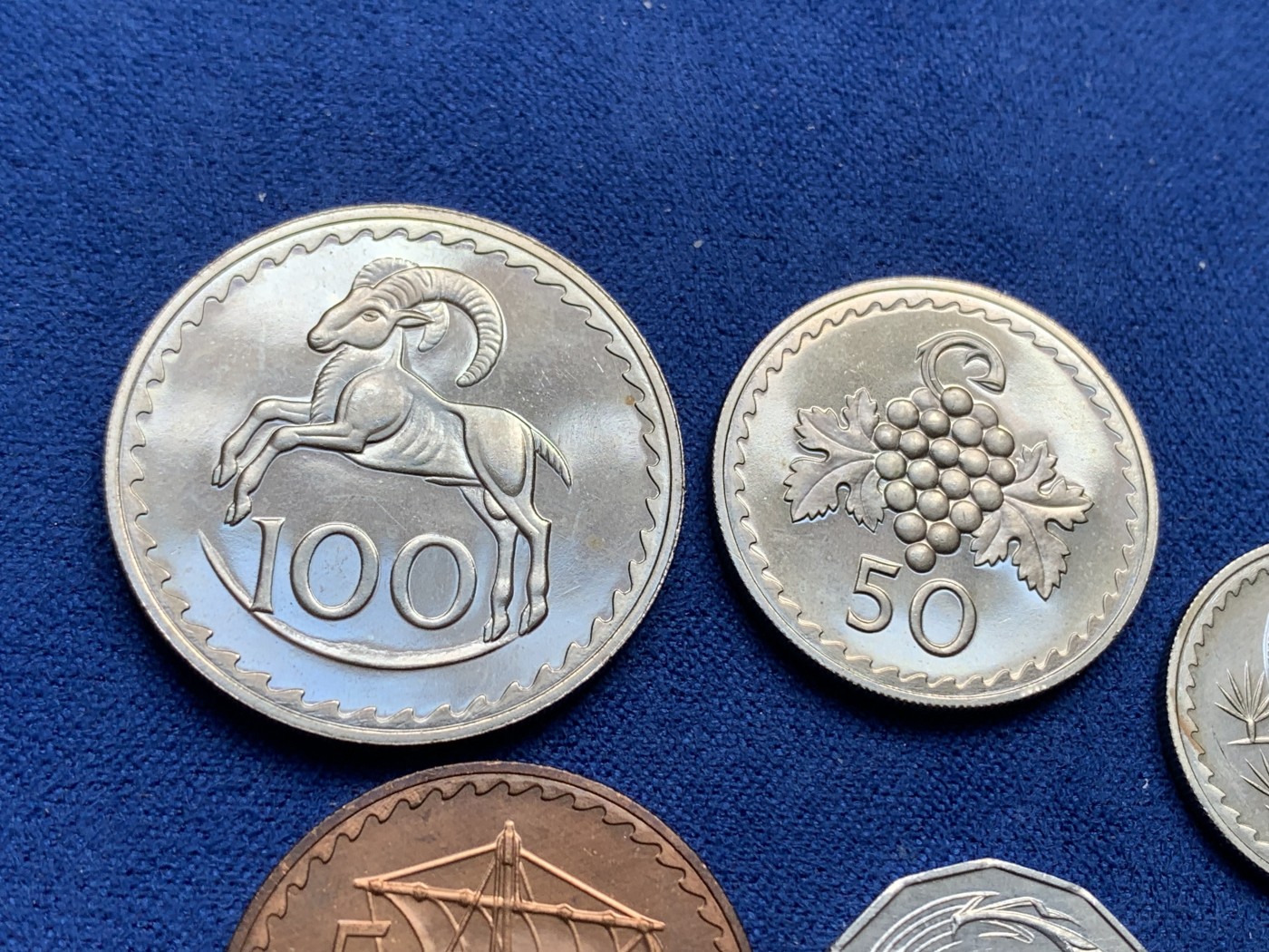 《竞宝斋》第244场-周日，周一 新年开场 (全场包邮) 1963年塞浦路斯精制5枚套，英国皇家造币厂出品，品像状态一流