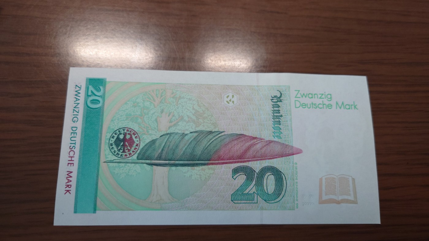 【世界钱币】精选微拍第94期暨2024年第五期 评级币裸钞场 1993年德国20马克 全新绝品无47尾号1D2(背面左下角有一个细小天生纸质点)