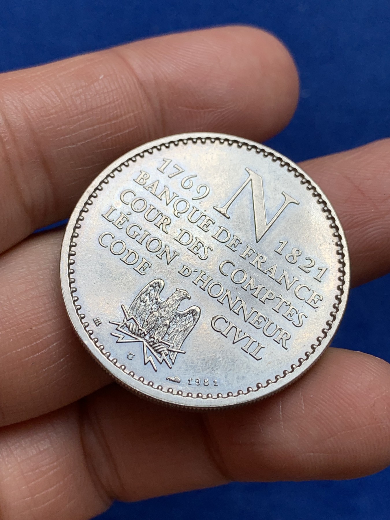 《竞宝斋》第244场-周日，周一 新年开场 (全场包邮) 法国1981拿破仑皇帝(1769-1821)纪念章 34.2mm 21.1克