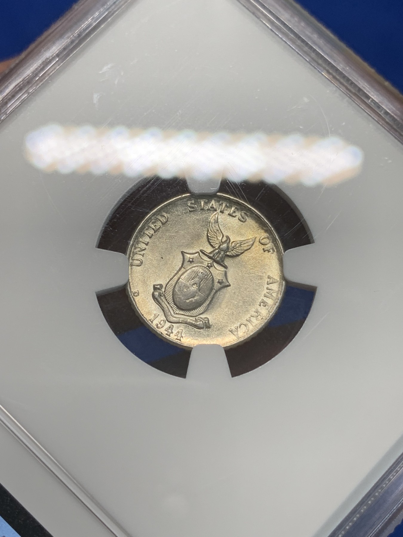 《竞宝斋》第244场-周日，周一 新年开场 (全场包邮) NGC AU58 菲律宾1944年女神10分银币，品相十分精美，有些低评