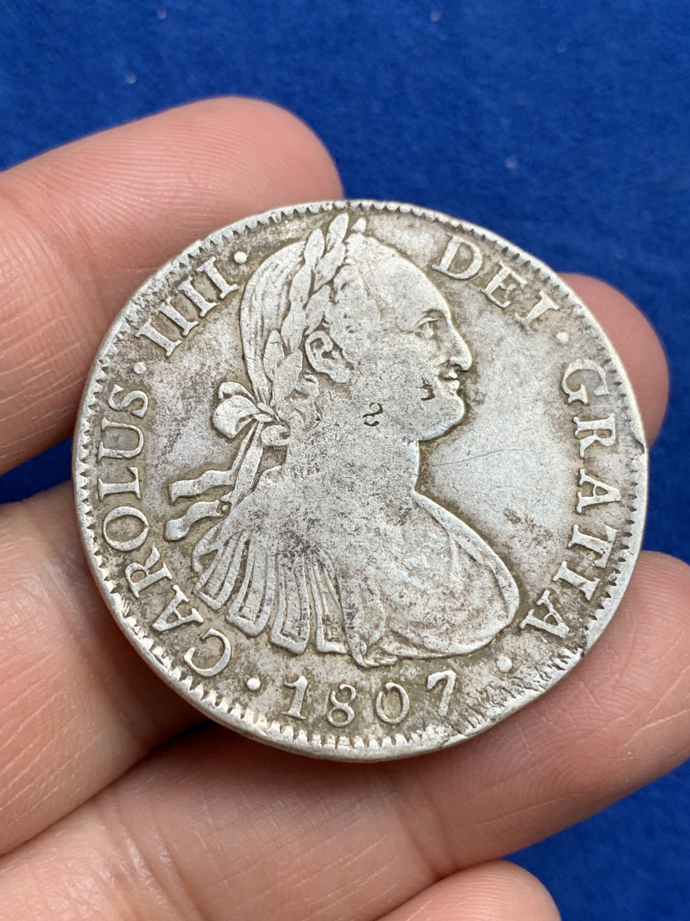 《竞宝斋》第244场-周日，周一 新年开场 (全场包邮) 西属墨西哥1807年卡四双柱8里亚尔银币，原味币面干净难得，细节见图