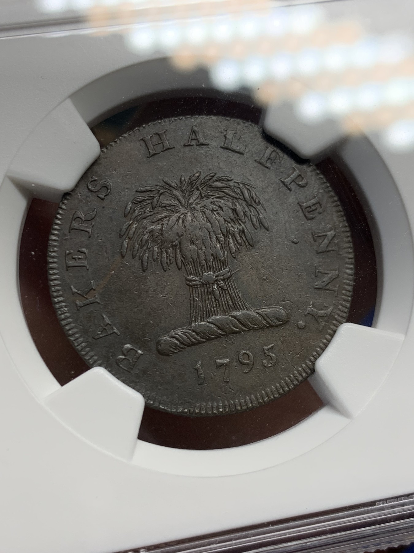 《竞宝斋》第244场-周日，周一 新年开场 (全场包邮) NGC MS61BN 1795年英国Middlesex半便士铜代币 罕见品 唯一冠军分！