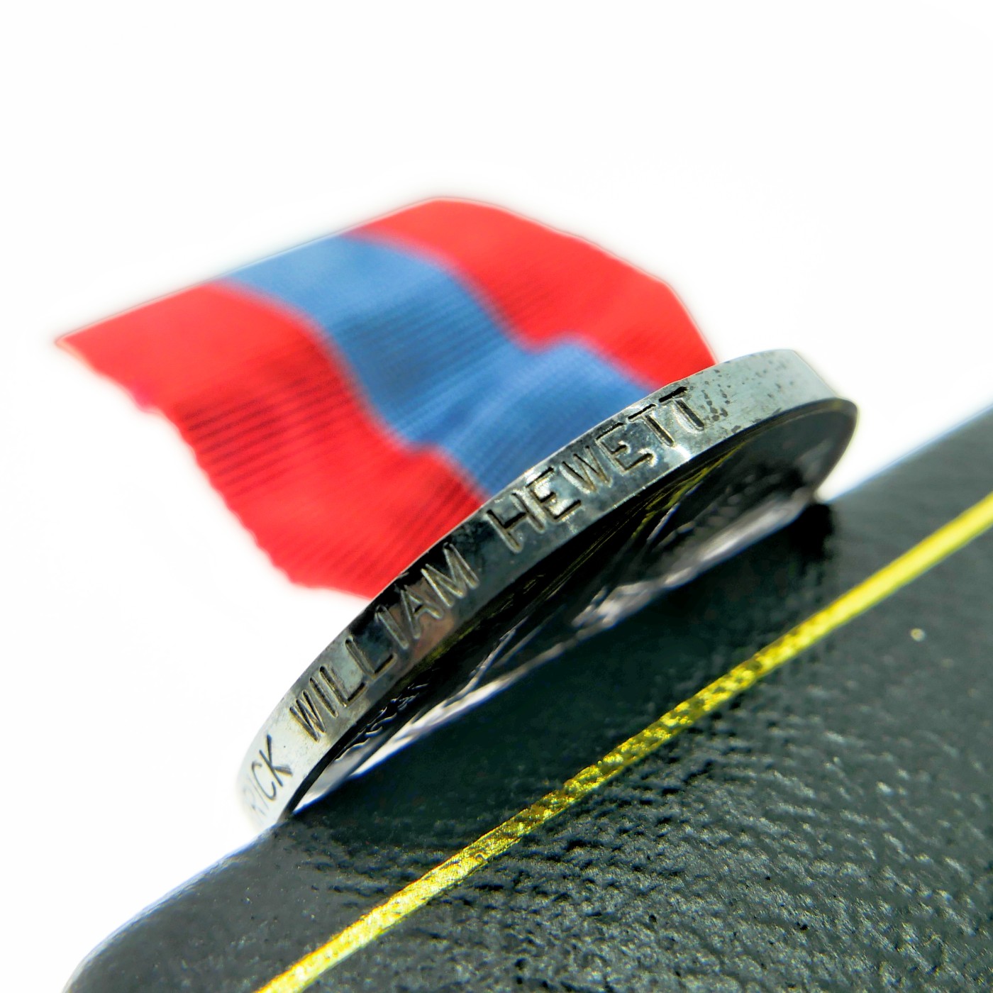 勋章奖章交易所3月9日拍卖 英国帝国服务奖章，女王版，银质原盒