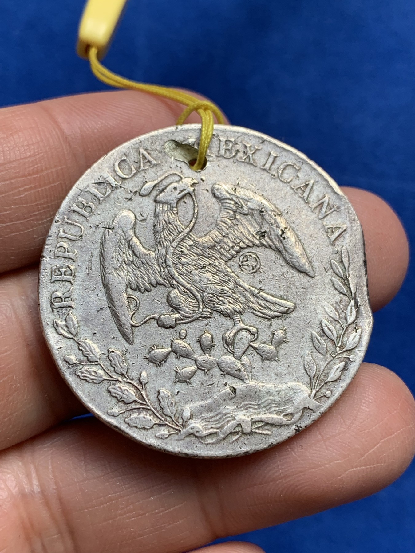 《竞宝斋》第244场-周日，周一 新年开场 (全场包邮) 墨西哥1889年打孔花边鹰洋银币