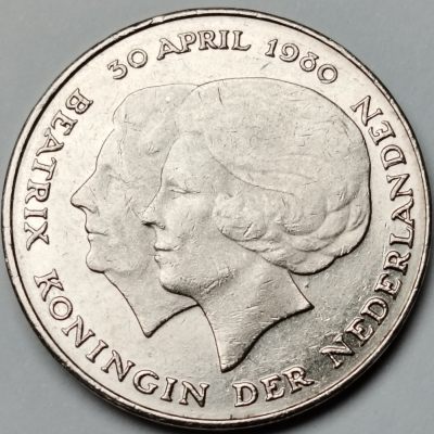 布加迪🐬～世界钱币🌾第 90 期 /  亚洲欧洲各国散币&巴西币 - 荷兰🇳🇱 1980年 2.5盾 贝亚特利克斯女王登基纪念币 29mm