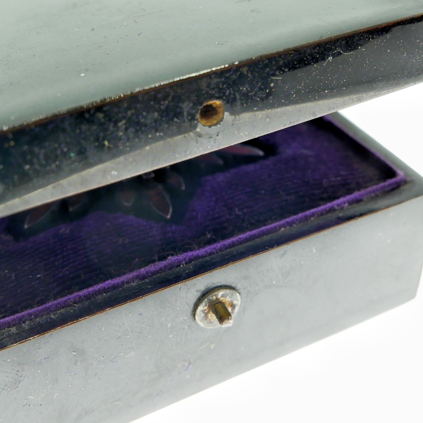 勋章奖章交易所3月9日拍卖 日本功五等金鵄勋章，银质