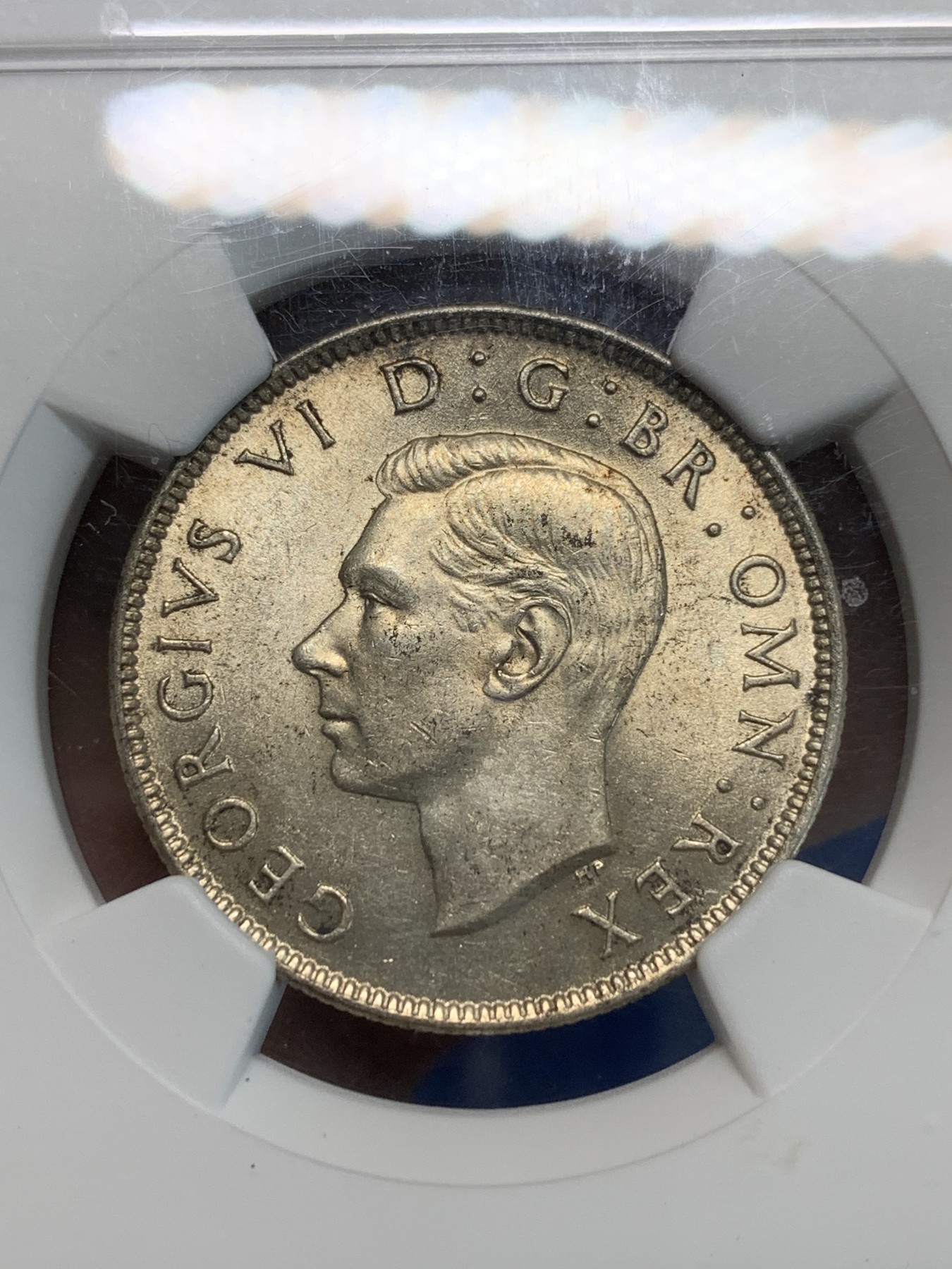 《竞宝斋》第244场-周日，周一 新年开场 (全场包邮) NGC MS62 英国1945年乔治六世2先令银币 原光五彩 状态一流