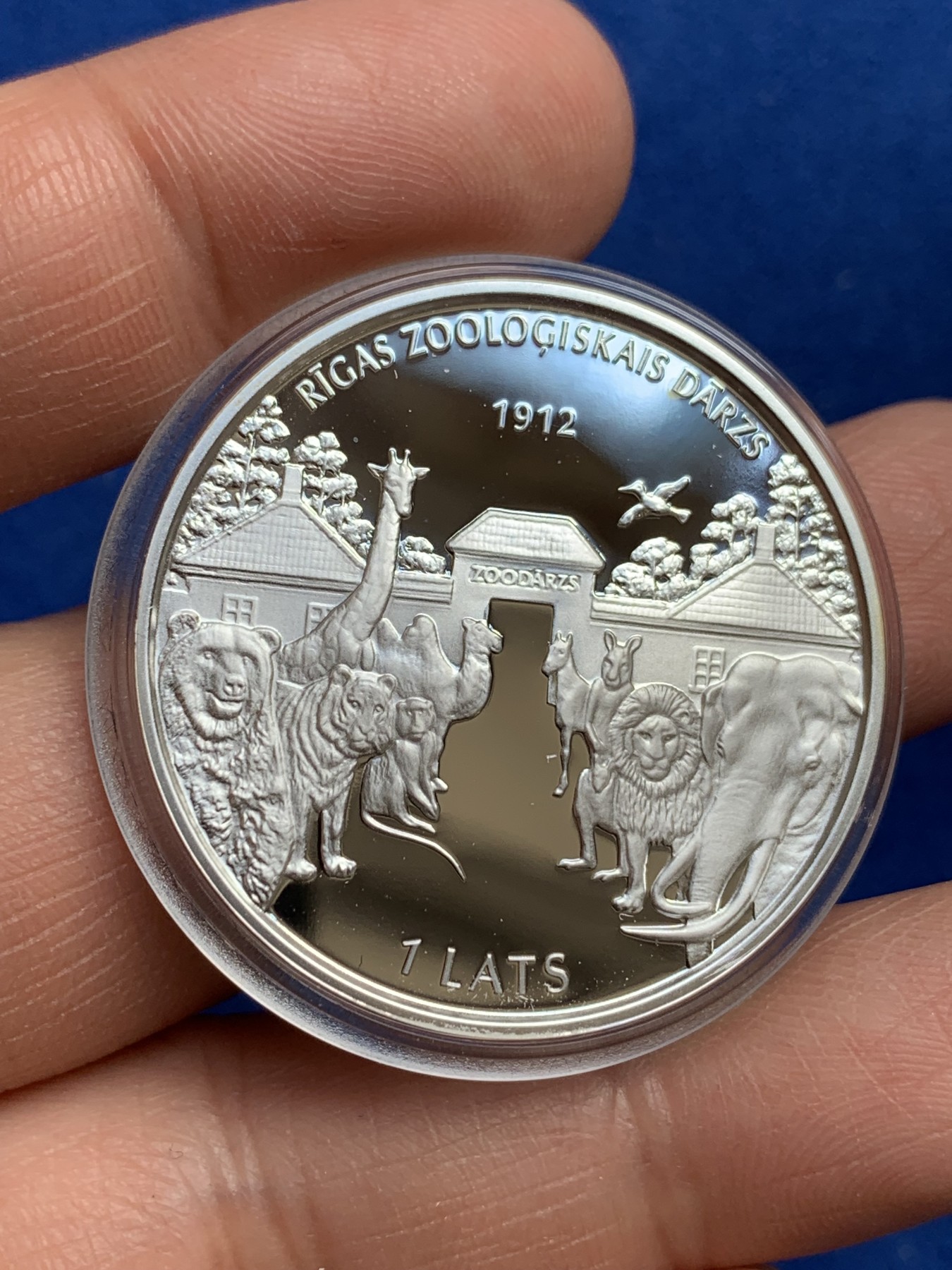 《竞宝斋》第244场-周日，周一 新年开场 (全场包邮) 2012年拉脱维亚里加动物园精制银币 克劳斯获奖作品 可爱精美 币完好外壳小划痕 盒证齐全 27g 925银