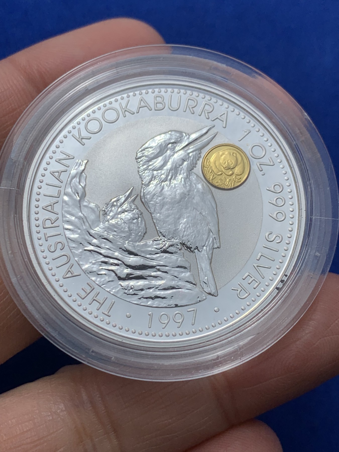 《竞宝斋》第244场-周日，周一 新年开场 (全场包邮) 4枚一组 澳大利亚 1997年 笑翠鸟 熊猫镶嵌银币 含纯银1盎司999银，金猫重0.5克黄金，发行1.5万枚，为上海国际钱币展而发行