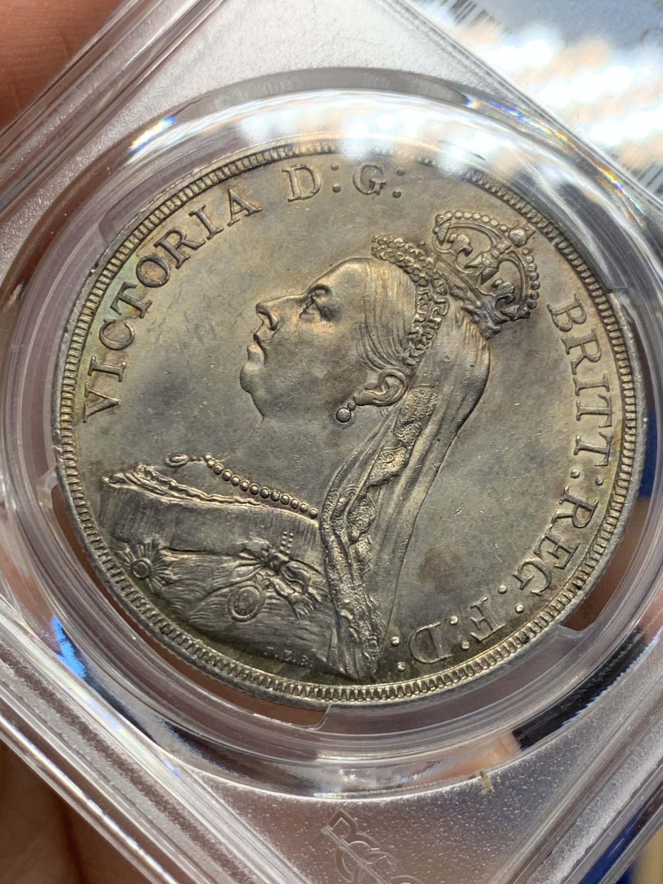《竞宝斋》第244场-周日，周一 新年开场 (全场包邮) PCGS UNC 英国1887年维多利亚高冠马剑克朗银币 包浆漂亮