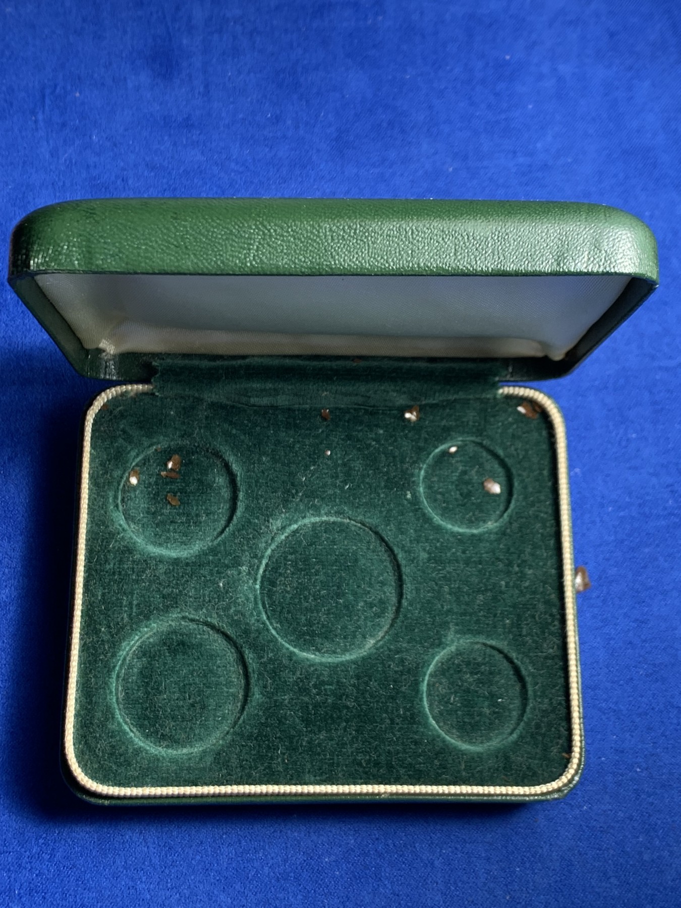 《竞宝斋》第244场-周日，周一 新年开场 (全场包邮) 1955年塞浦路斯5枚套，NGC盒子连号，伊利沙白女王经典形态 ，带原盒