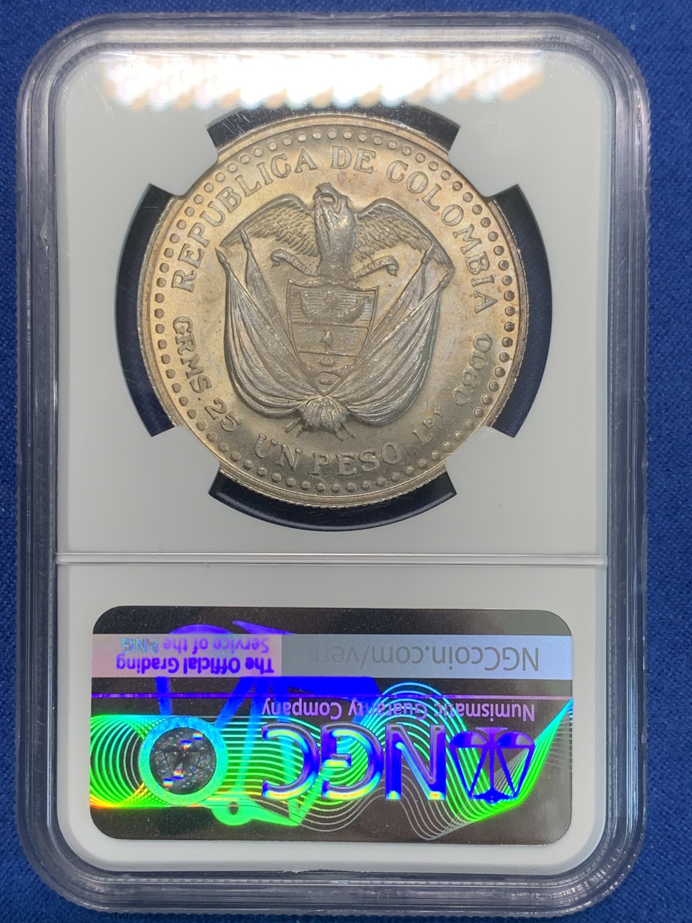 《竞宝斋》第244场-周日，周一 新年开场 (全场包邮) NGC MS65 哥伦比亚1956年波帕扬造币厂石库门纪念1比索银币 原光五彩 顶级品相