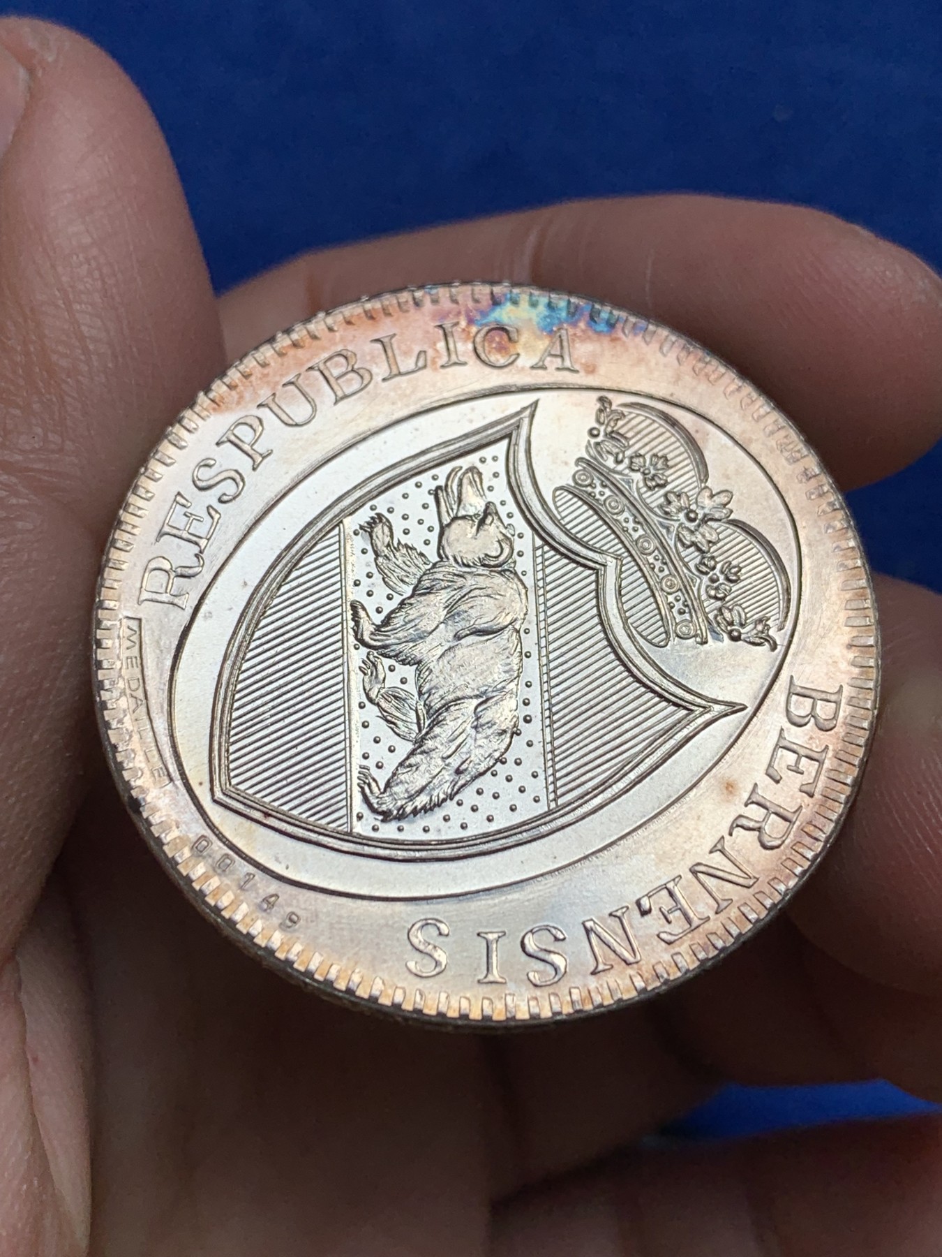 《竞宝斋》第244场-周日，周一 新年开场 (全场包邮) 1971瑞士伯尔尼雇佣军经典银币复刻版银章 40.9mm 30g