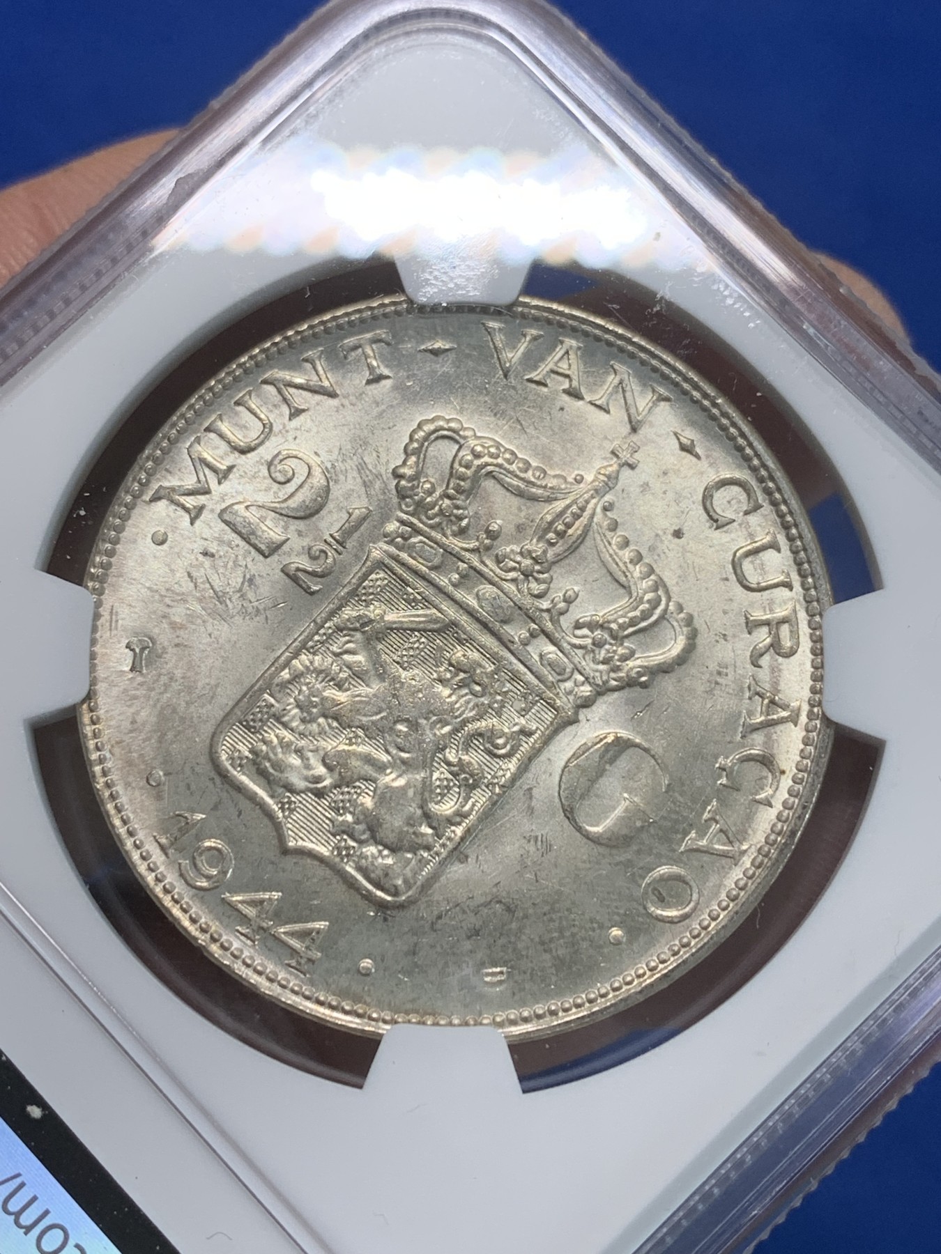 《竞宝斋》第244场-周日，周一 新年开场 (全场包邮) NGC MS62 荷属库拉索1944D威廉明娜2.5盾大银币