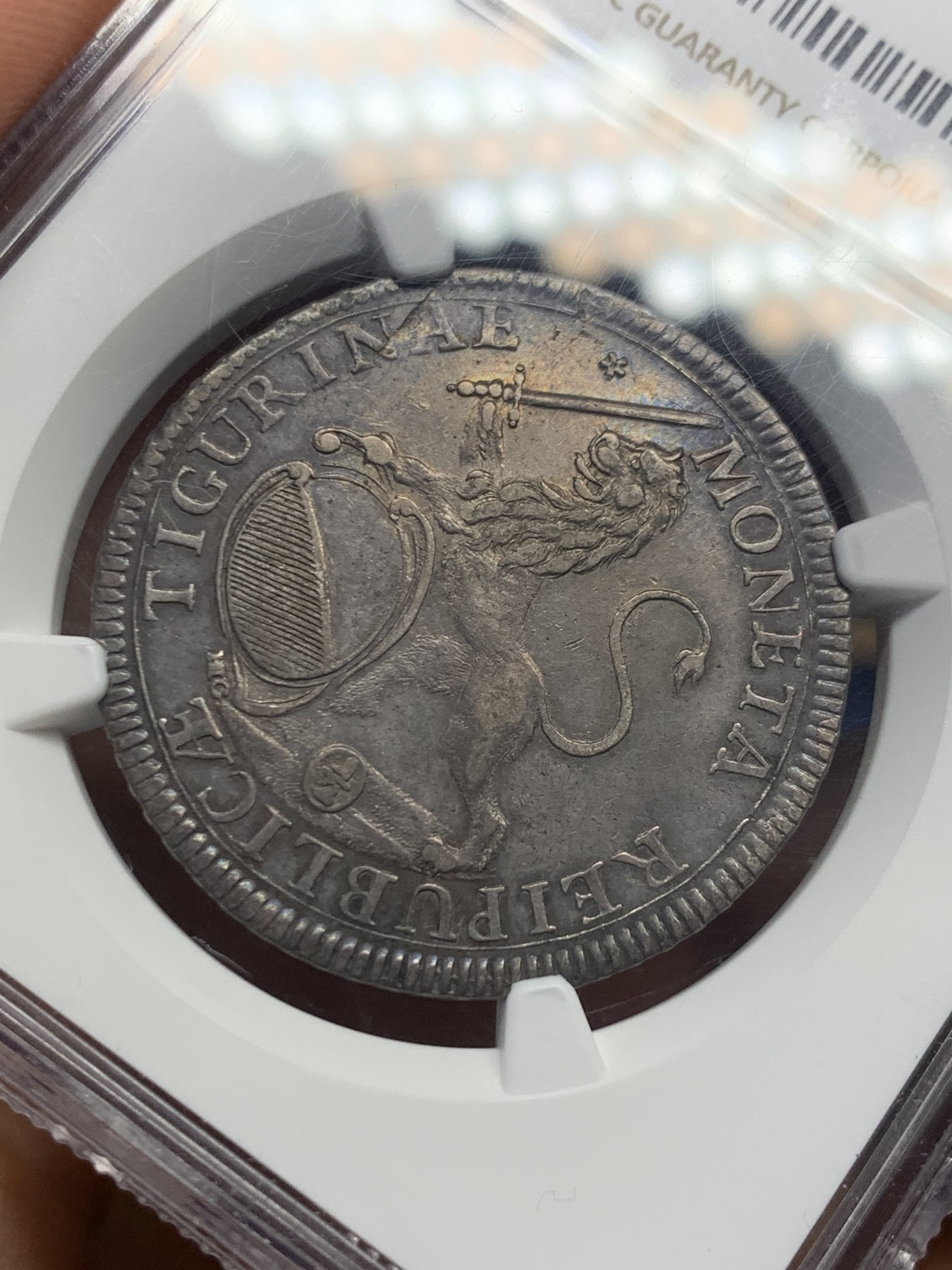 《竞宝斋》第244场-周日，周一 新年开场 (全场包邮) NGC AU50 瑞士1732苏黎世1/2泰勒银币 黑漆古包浆，细节俱在，难得的品种