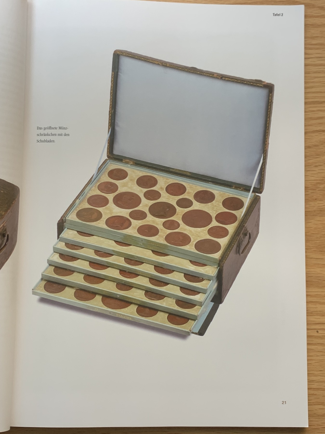 《竞宝斋》第244场-周日，周一 新年开场 (全场包邮) 拿破仑章集藏目录，全彩印，集藏全部来源于列支敦士登某博物馆