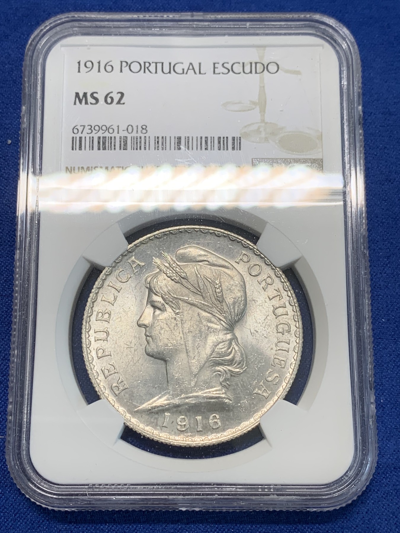 《竞宝斋》第244场-周日，周一 新年开场 (全场包邮) NGC MS62 原光葡萄牙1916年女神1埃斯库多银币