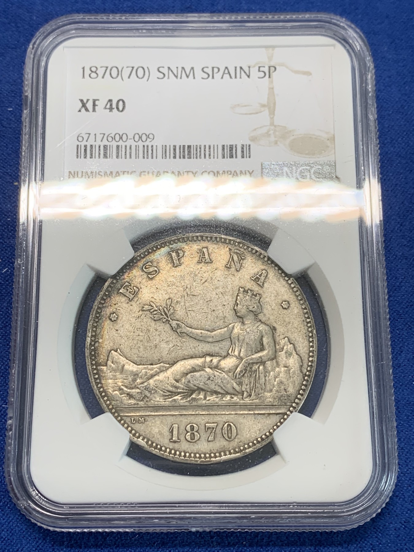 《竞宝斋》第244场-周日，周一 新年开场 (全场包邮) NGC XF40 西班牙1870年坐人拿花5比塞塔双柱大银币