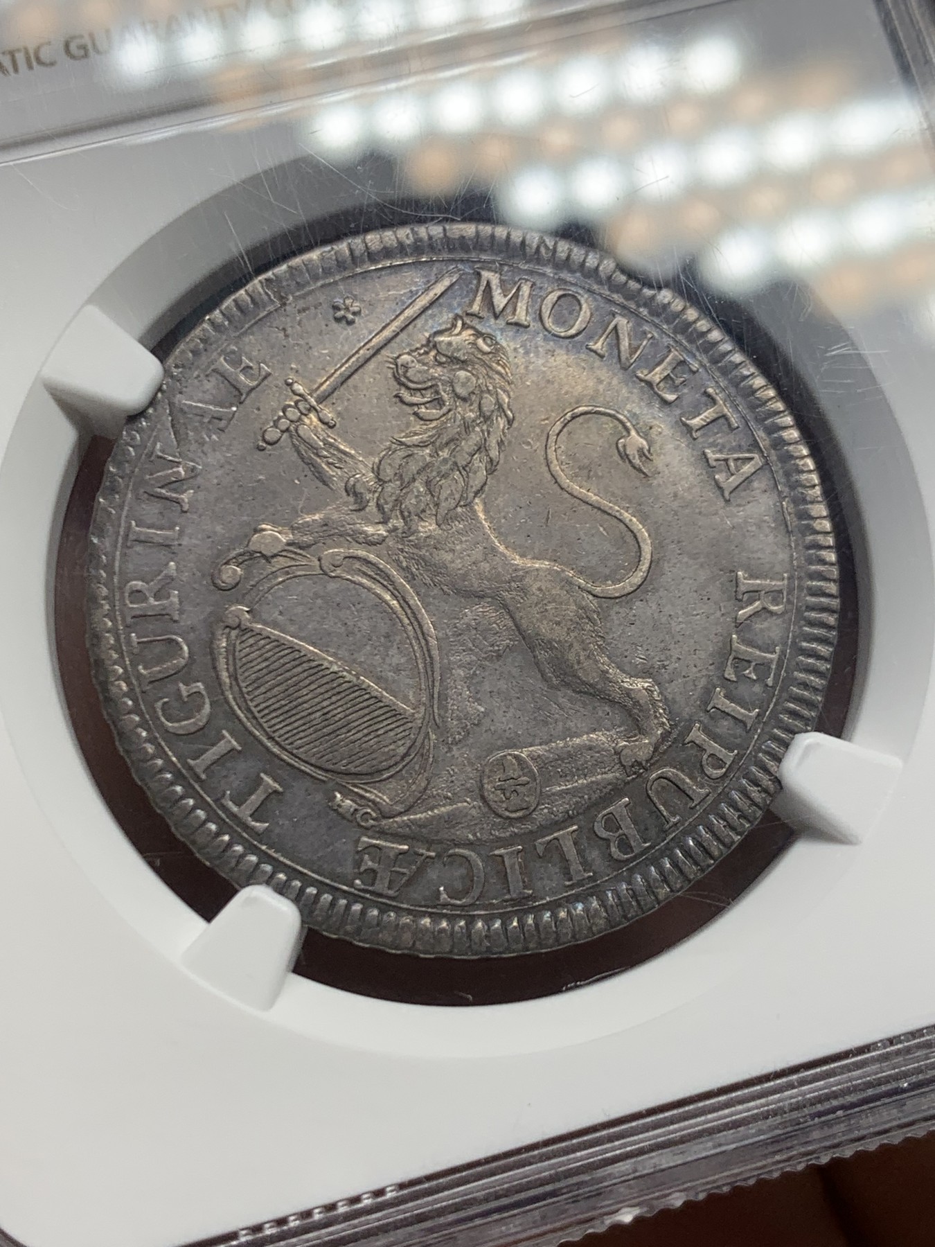 《竞宝斋》第244场-周日，周一 新年开场 (全场包邮) NGC AU50 瑞士1732苏黎世1/2泰勒银币 黑漆古包浆，细节俱在，难得的品种