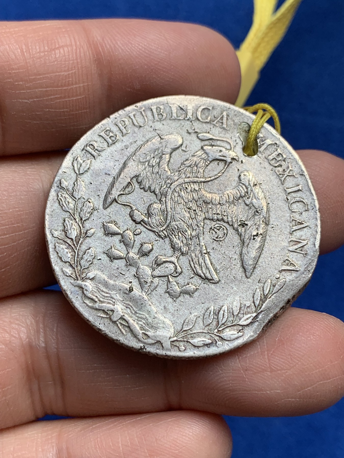 《竞宝斋》第244场-周日，周一 新年开场 (全场包邮) 墨西哥1889年打孔花边鹰洋银币