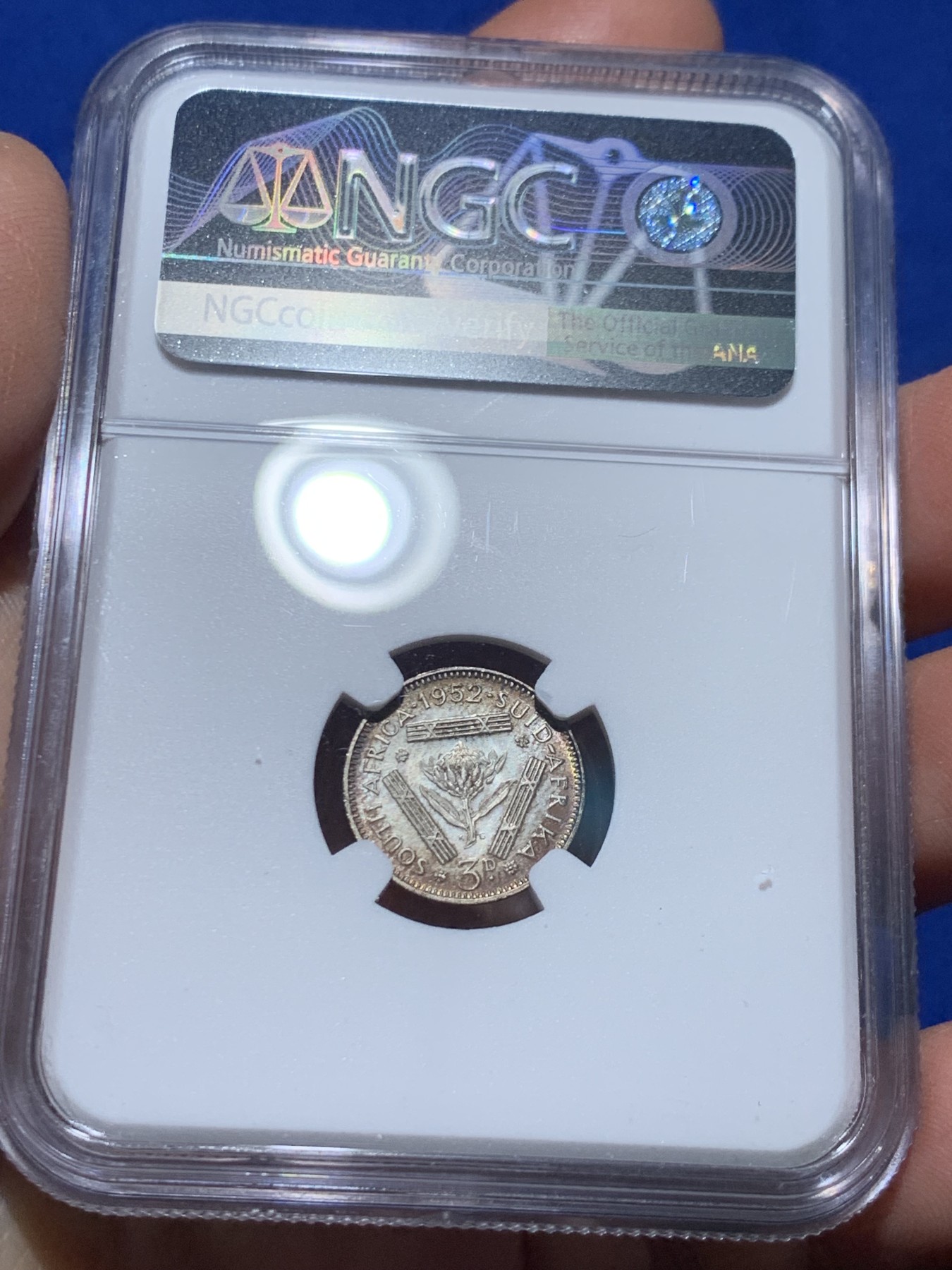 《竞宝斋》第244场-周日，周一 新年开场 (全场包邮) 1952年南非精制9枚套，原味五彩，主币高分，NGC盒子连号，带原盒。