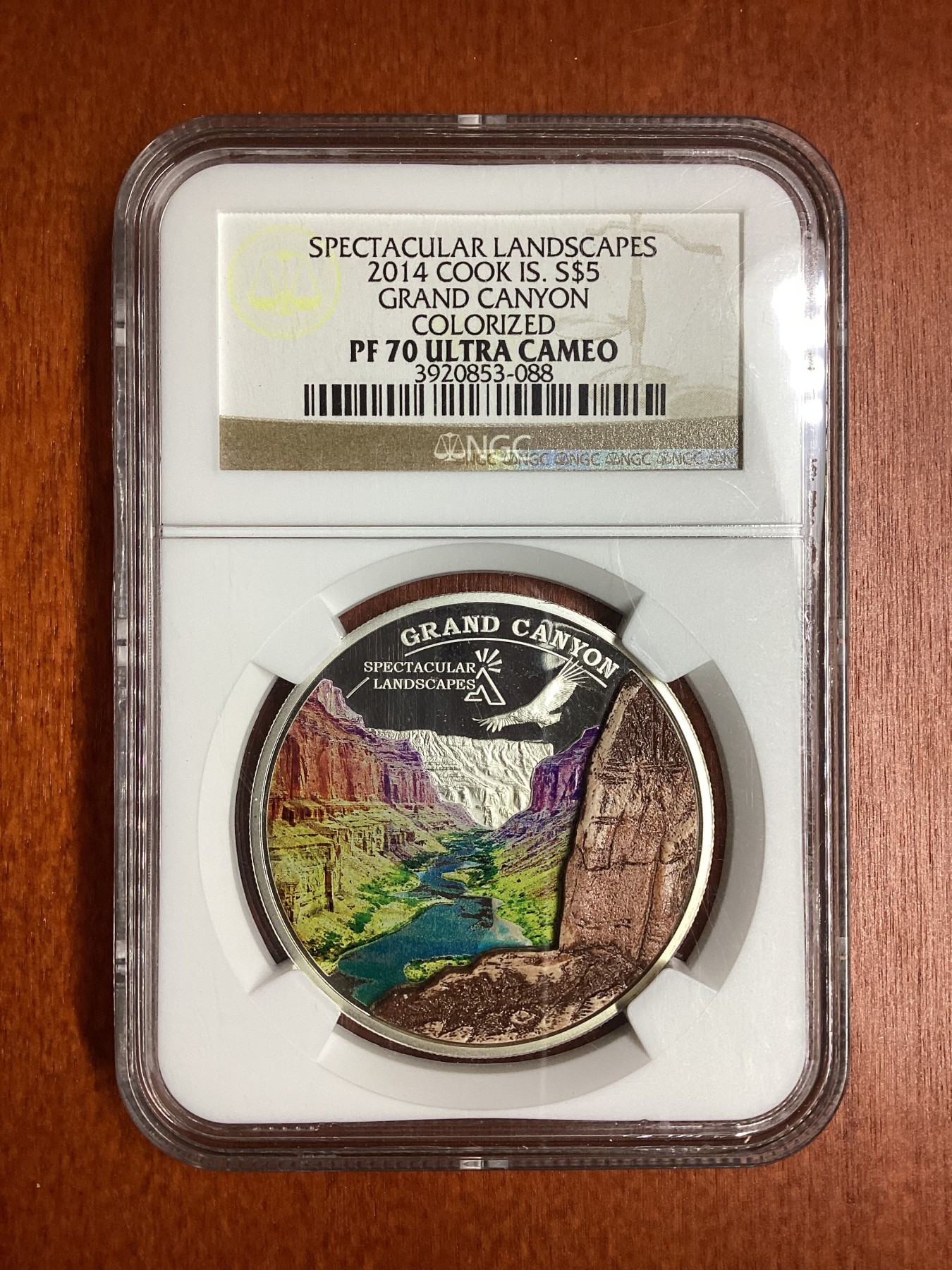 长老汇龙年精选第二场 2014 库克大峡谷彩色立体景观5元精制银币，NGC PF70UC