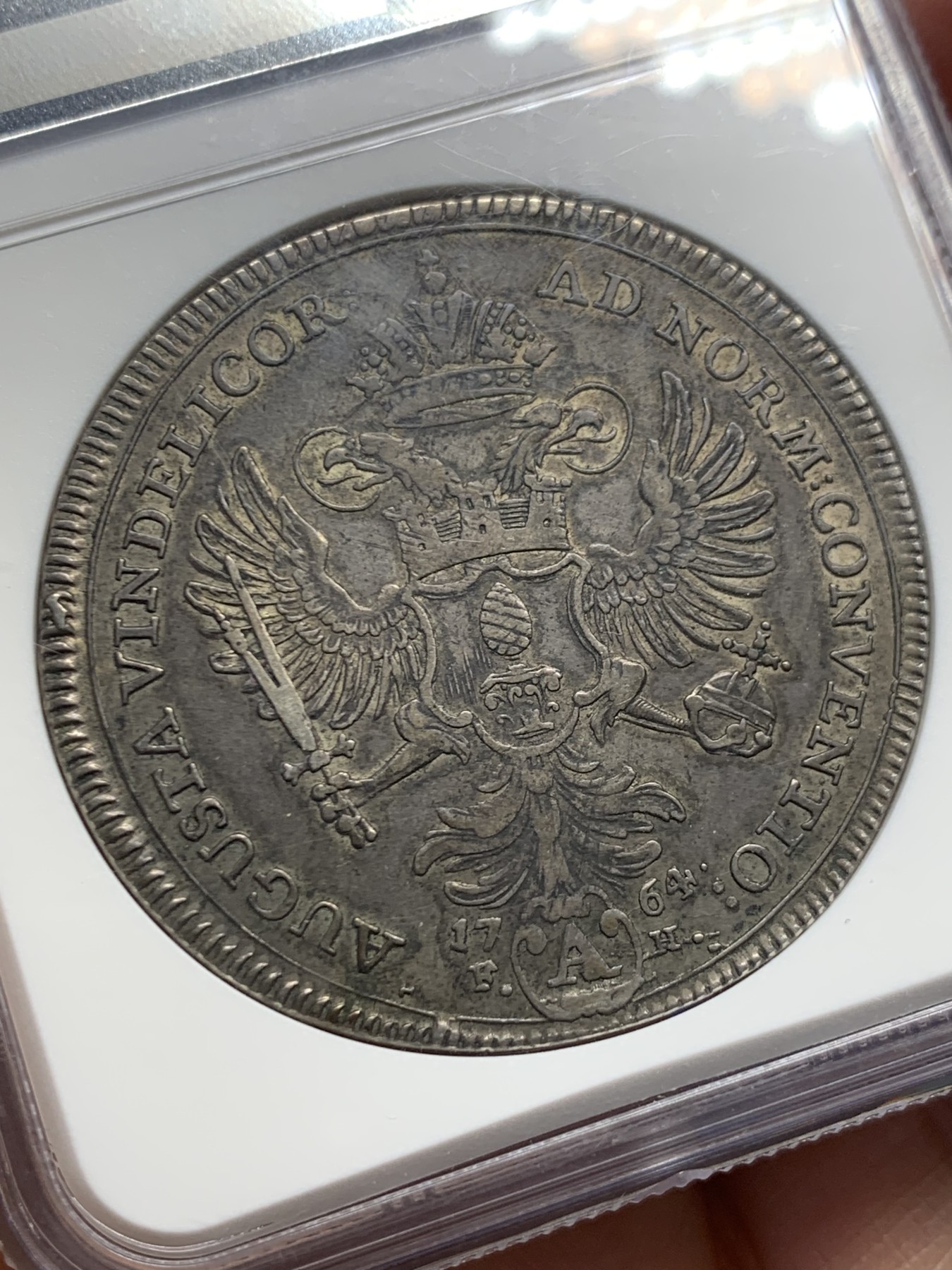 《竞宝斋》第244场-周日，周一 新年开场 (全场包邮) NGC XF45 神罗奥格斯堡1764年1泰勒银币 双头鹰老泰勒 盒子边缘小磕