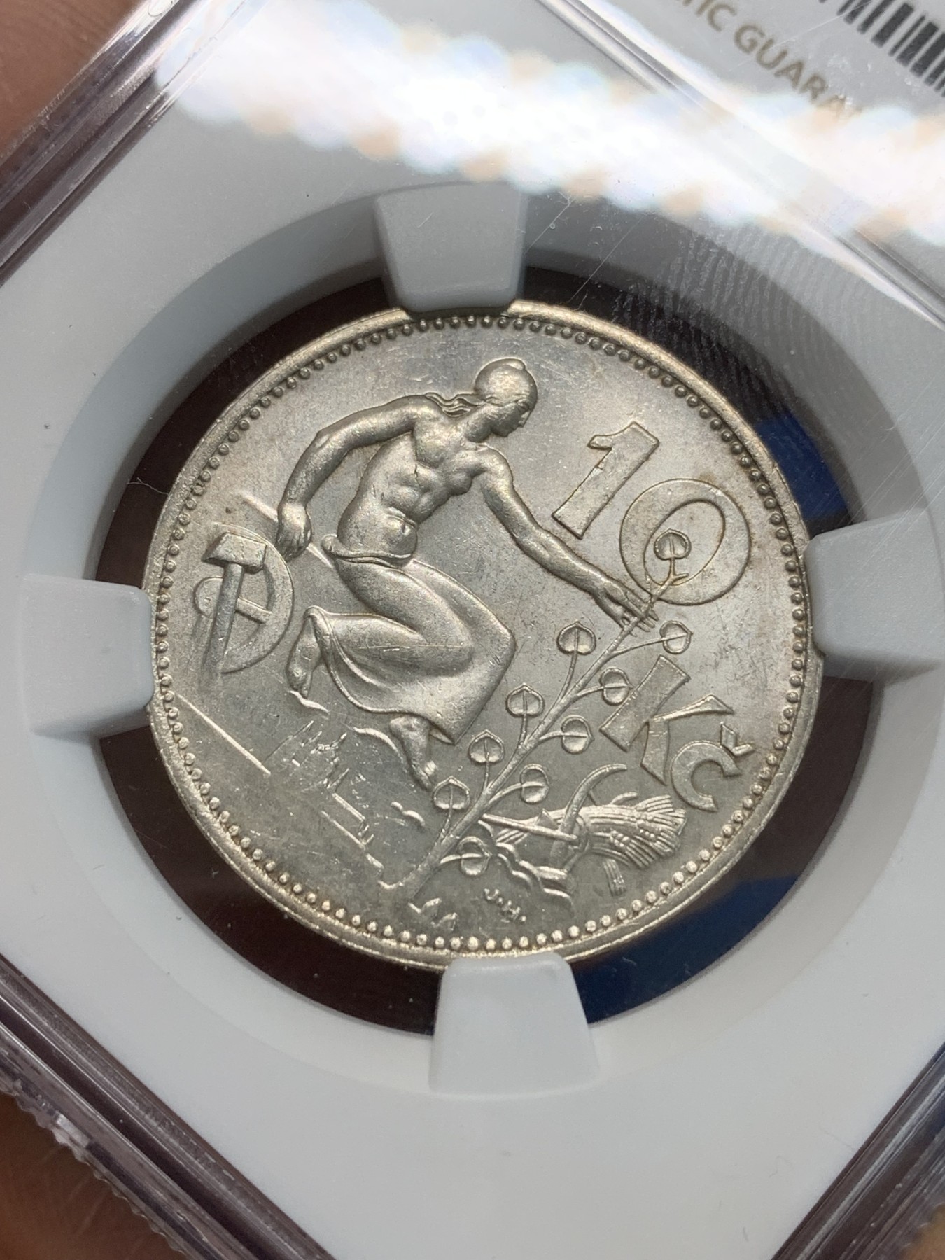 《竞宝斋》第244场-周日，周一 新年开场 (全场包邮) NGC MS63 捷克1930年10K银币，品相十分精美。