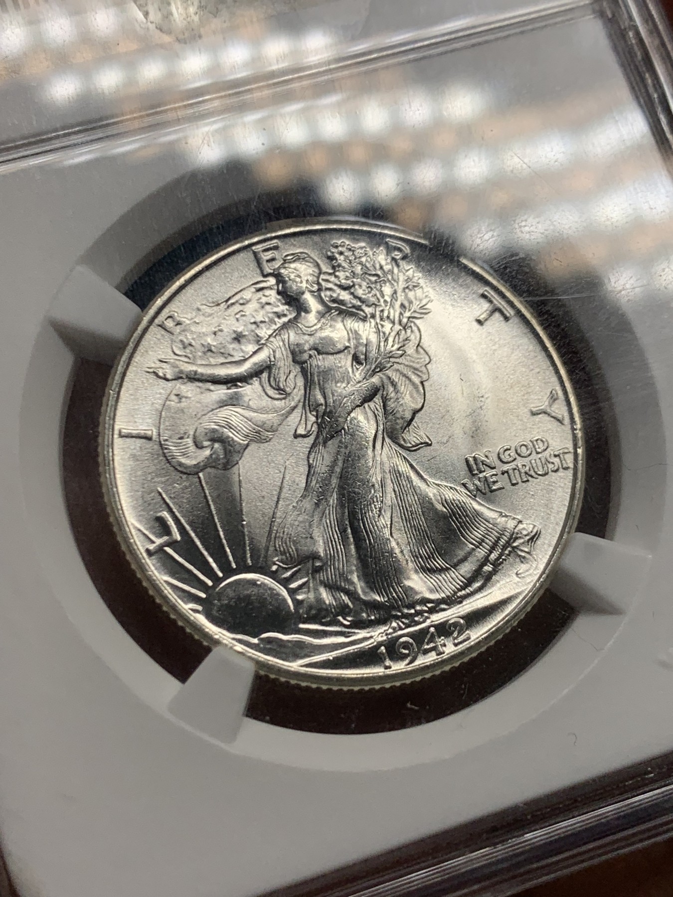 《竞宝斋》第244场-周日，周一 新年开场 (全场包邮) NGC MS64 美国1942年行走女神 50美分银币 满银光好品 老盒子