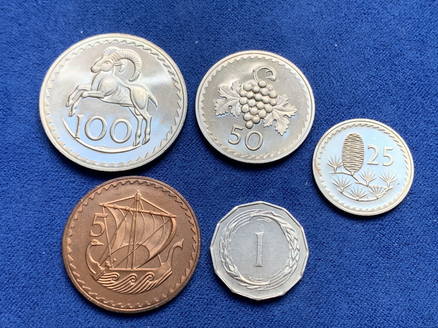 《竞宝斋》第244场-周日，周一 新年开场 (全场包邮) 1963年塞浦路斯精制5枚套，英国皇家造币厂出品，品像状态一流