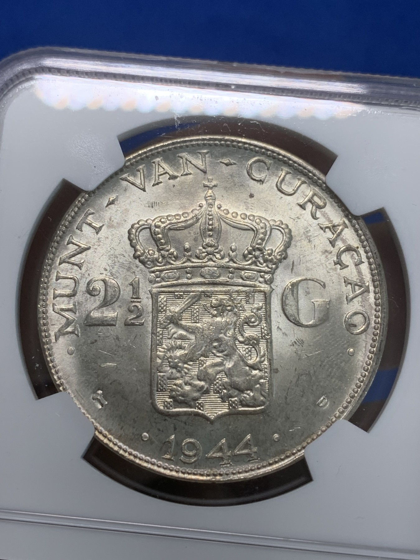 《竞宝斋》第244场-周日，周一 新年开场 (全场包邮) NGC MS62 荷属库拉索1944D威廉明娜2.5盾大银币