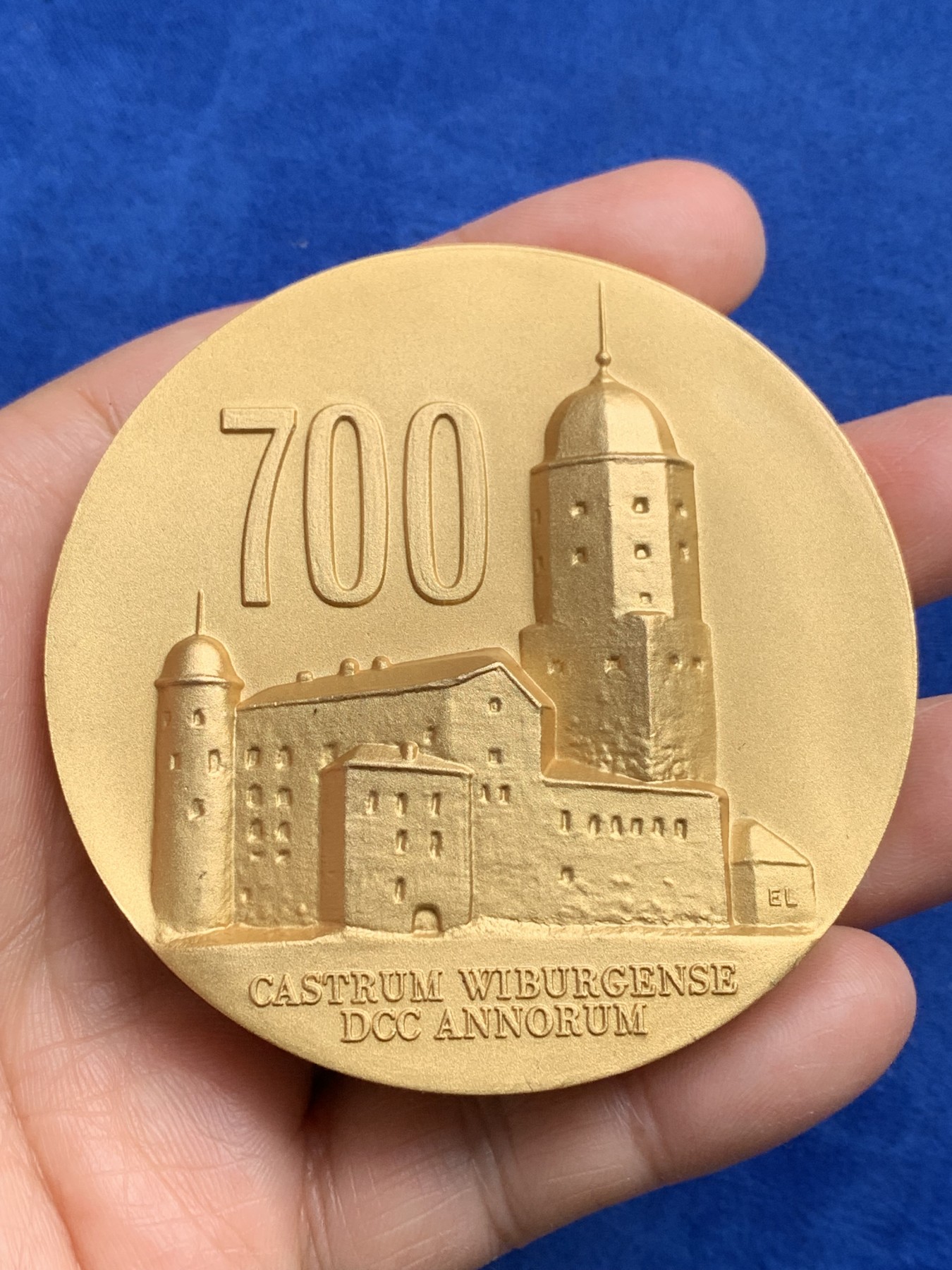 《竞宝斋》第244场-周日，周一 新年开场 (全场包邮) 芬兰维堡700周年镀金大铜章 70.9mm 223g