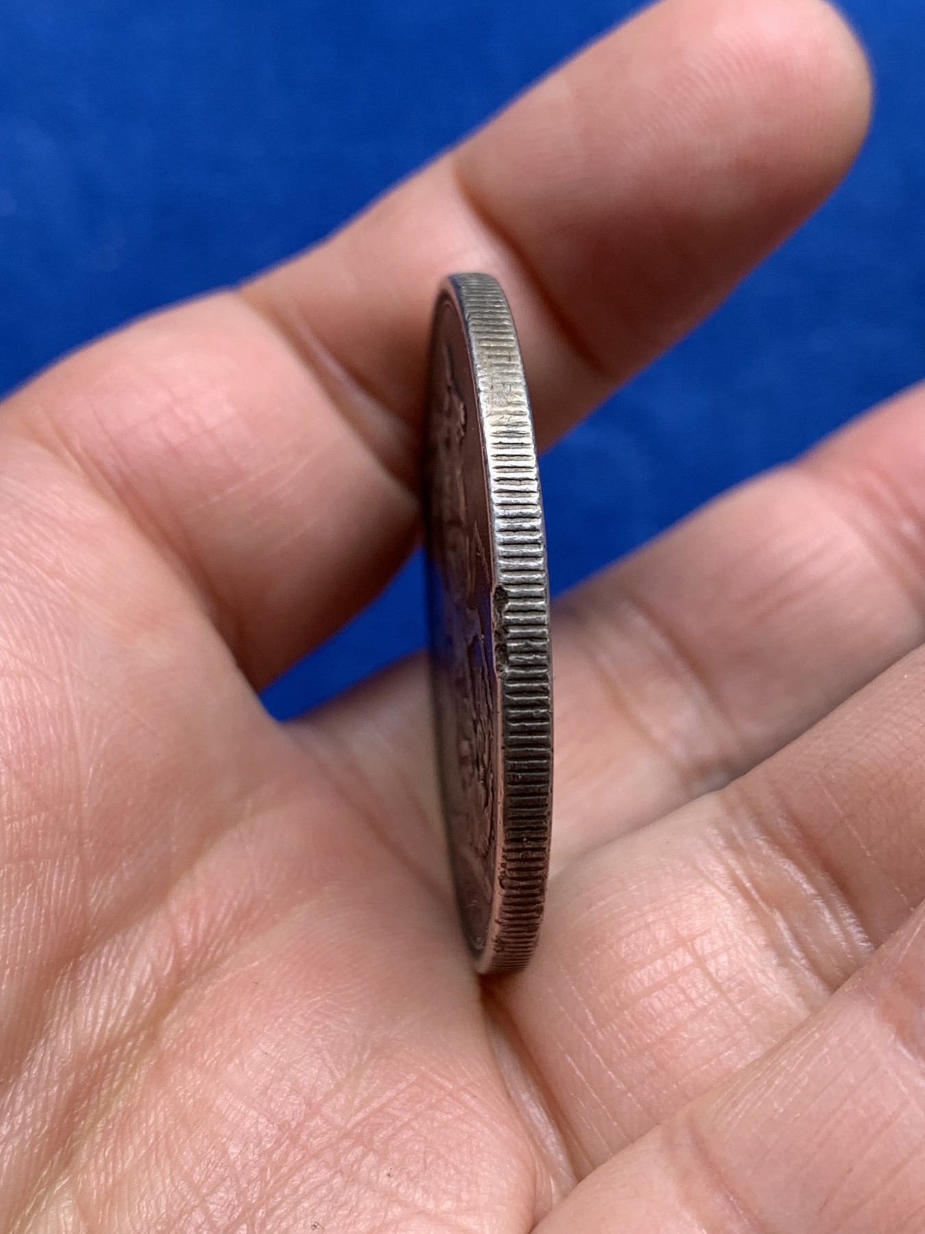 《竞宝斋》第244场-周日，周一 新年开场 (全场包邮) 英国1890年老维高冠马剑克朗原味大银币