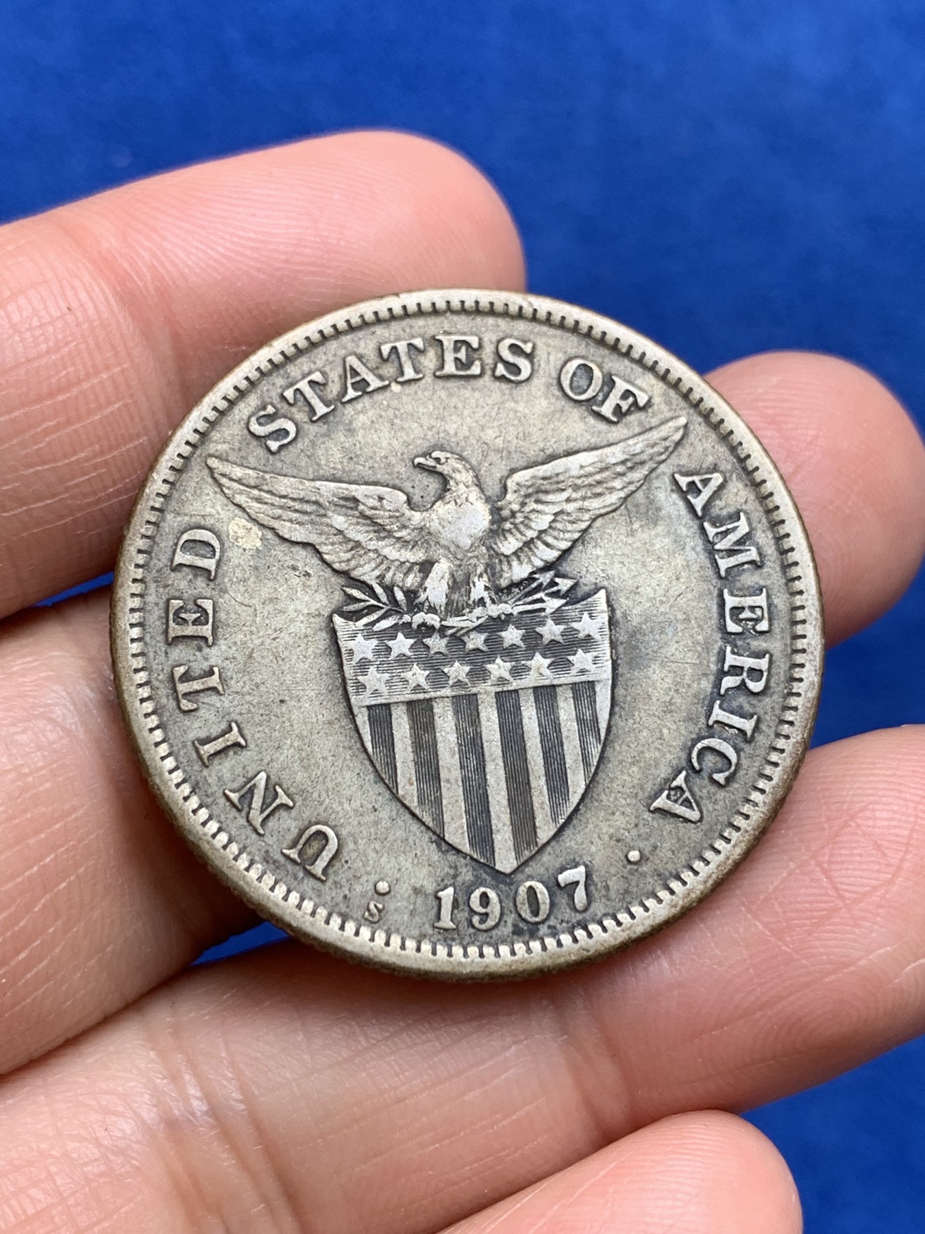 《竞宝斋》第244场-周日，周一 新年开场 (全场包邮) 美属菲律宾1907年1比索打铁女神银币，原味无洗，女神五官细节不错，徽细节还在。