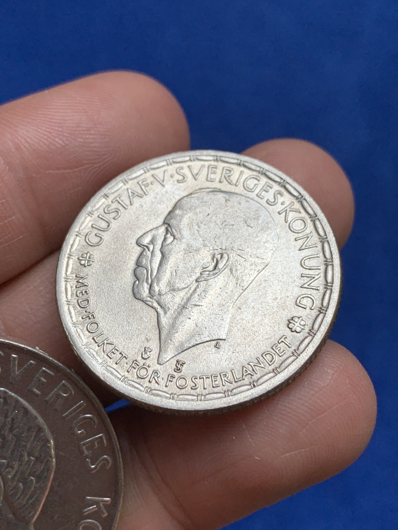 《竞宝斋》第244场-周日，周一 新年开场 (全场包邮) 两枚一组 瑞典2克朗1950年，5克朗1955年，原光银币