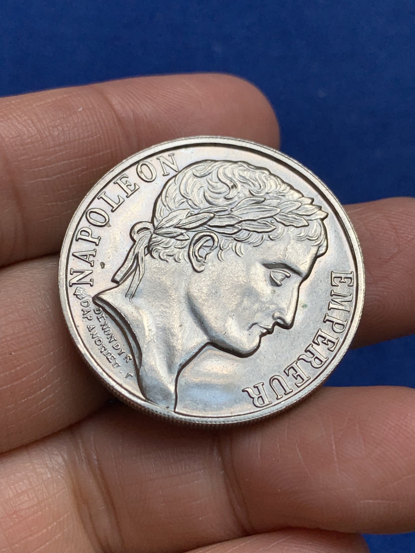 《竞宝斋》第244场-周日，周一 新年开场 (全场包邮) 法国1981拿破仑皇帝(1769-1821)纪念章 34.2mm 21.1克