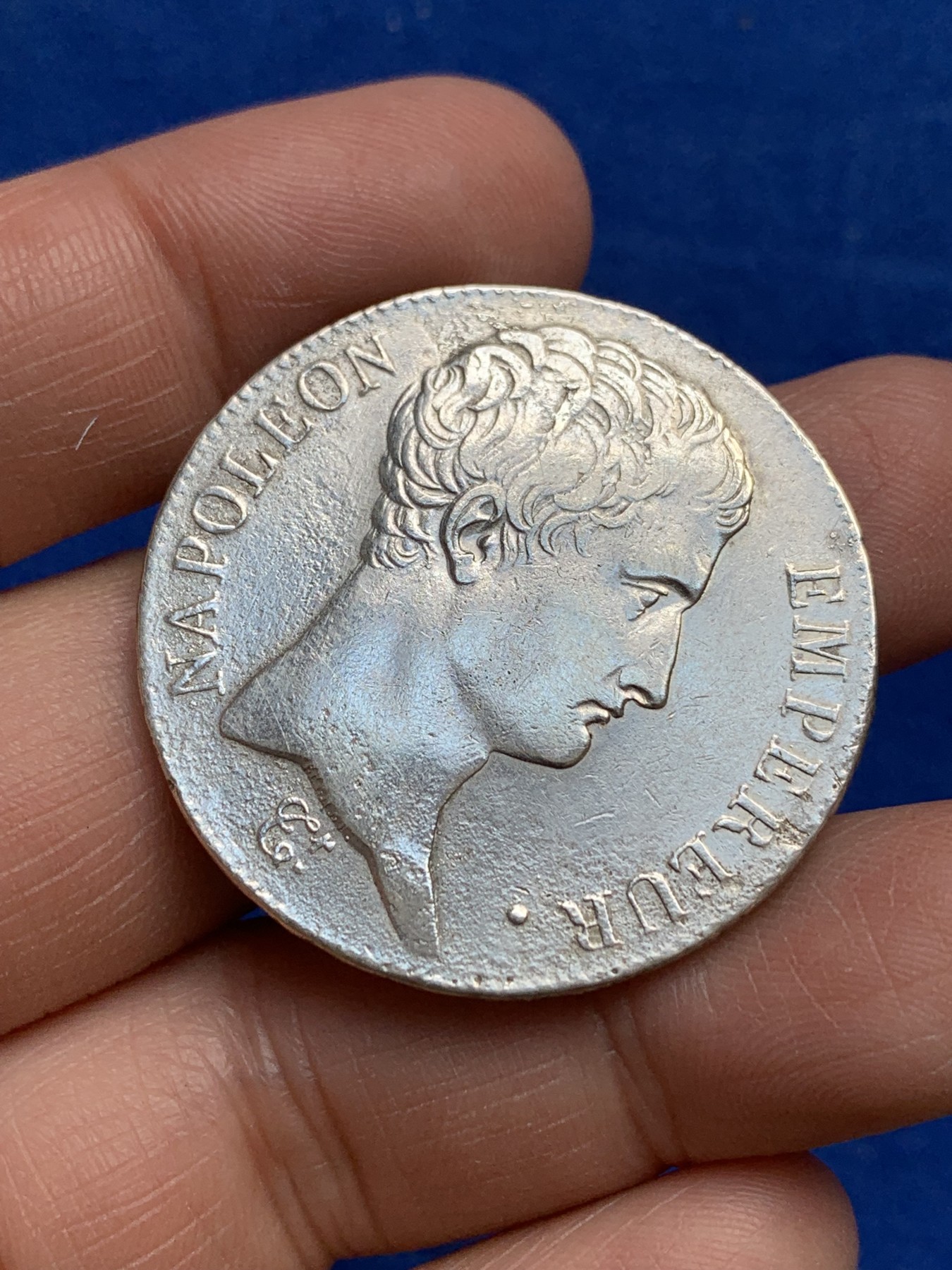 《竞宝斋》第244场-周日，周一 新年开场 (全场包邮) 法国拿破仑共和十四年（AN 14）5法郎银币 N未入盒 底板有轻微腐蚀