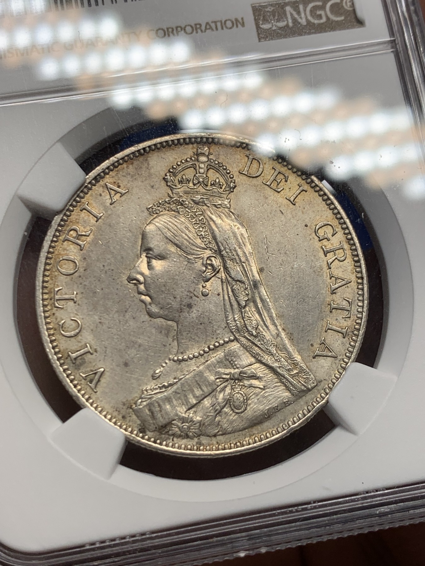 《竞宝斋》第244场-周日，周一 新年开场 (全场包邮) NGC UNC 英国 1887年 维多利亚高冠双弗洛林 4先令 银币（NGC错标版，实际为1890年，增加稀有性）