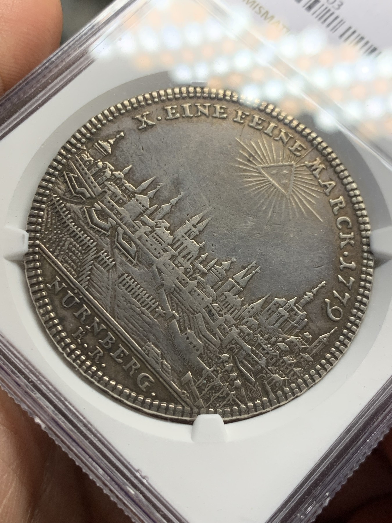 《竞宝斋》第244场-周日，周一 新年开场 (全场包邮) NGC AUD 德国1779年神罗纽伦堡景观泰勒大银币 经典品种 细节不错