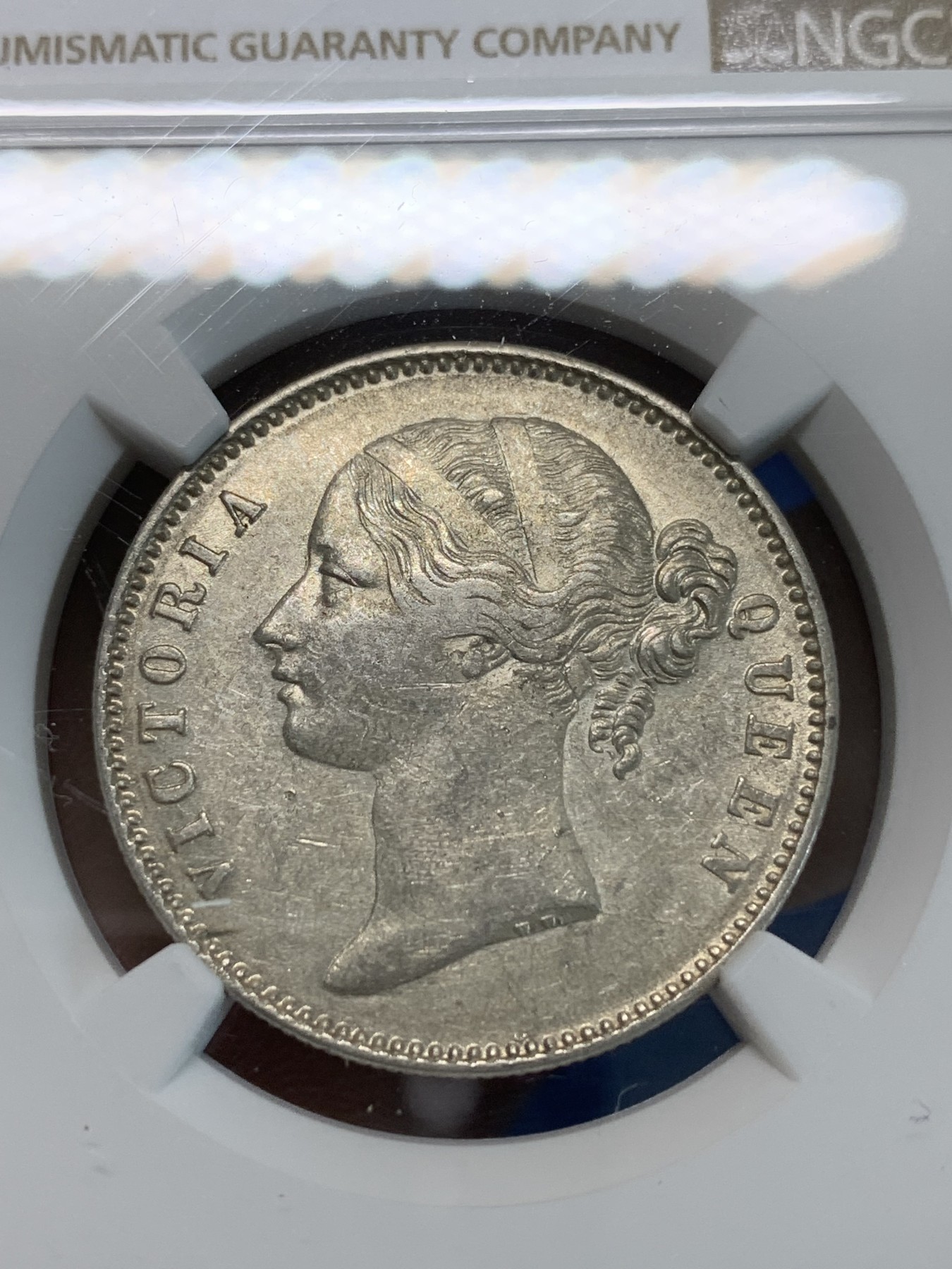 《竞宝斋》第244场-周日，周一 新年开场 (全场包邮) NGC AU50 英属印度1840年维多利亚女王双辫版1卢比银币