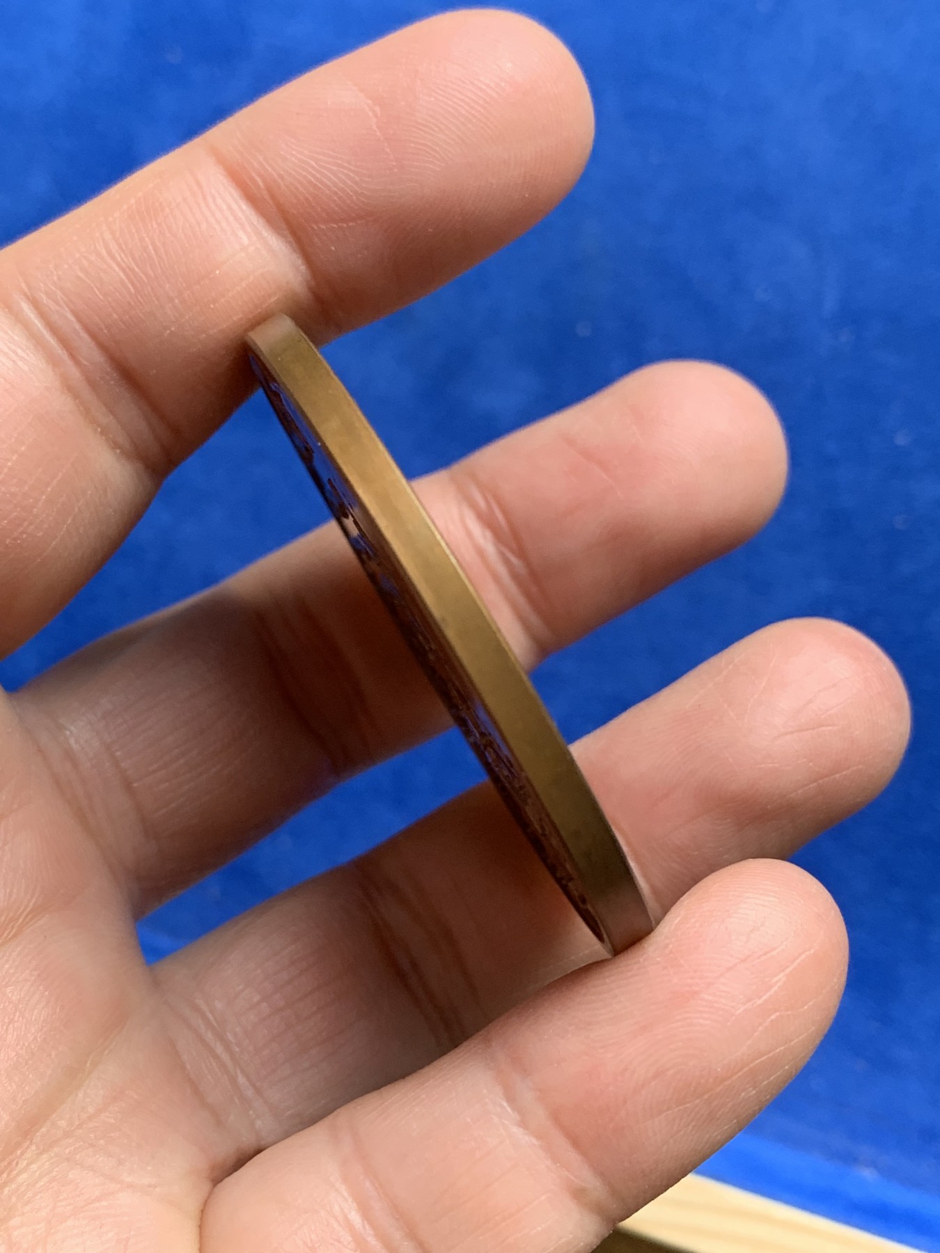 《竞宝斋》第244场-周日，周一 新年开场 (全场包邮) 1984年诺曼底登陆 D-DAY40周年纪念铜章 最长的一日 正面为盟军领导人半身像 背面为诺曼底地形及简要登陆态势 50.1mm 50.58克