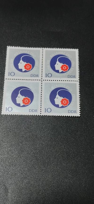 德国邮票专场，都是四方联 - 德国邮票四方连，1987年发行，民主妇女联合会40周年，品相如图