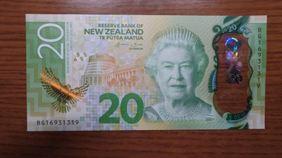 【世界钱币】精选微拍第94期暨2024年第五期 评级币裸钞场 2016年新西兰20元塑料钞 全新绝品 无47尾号1319