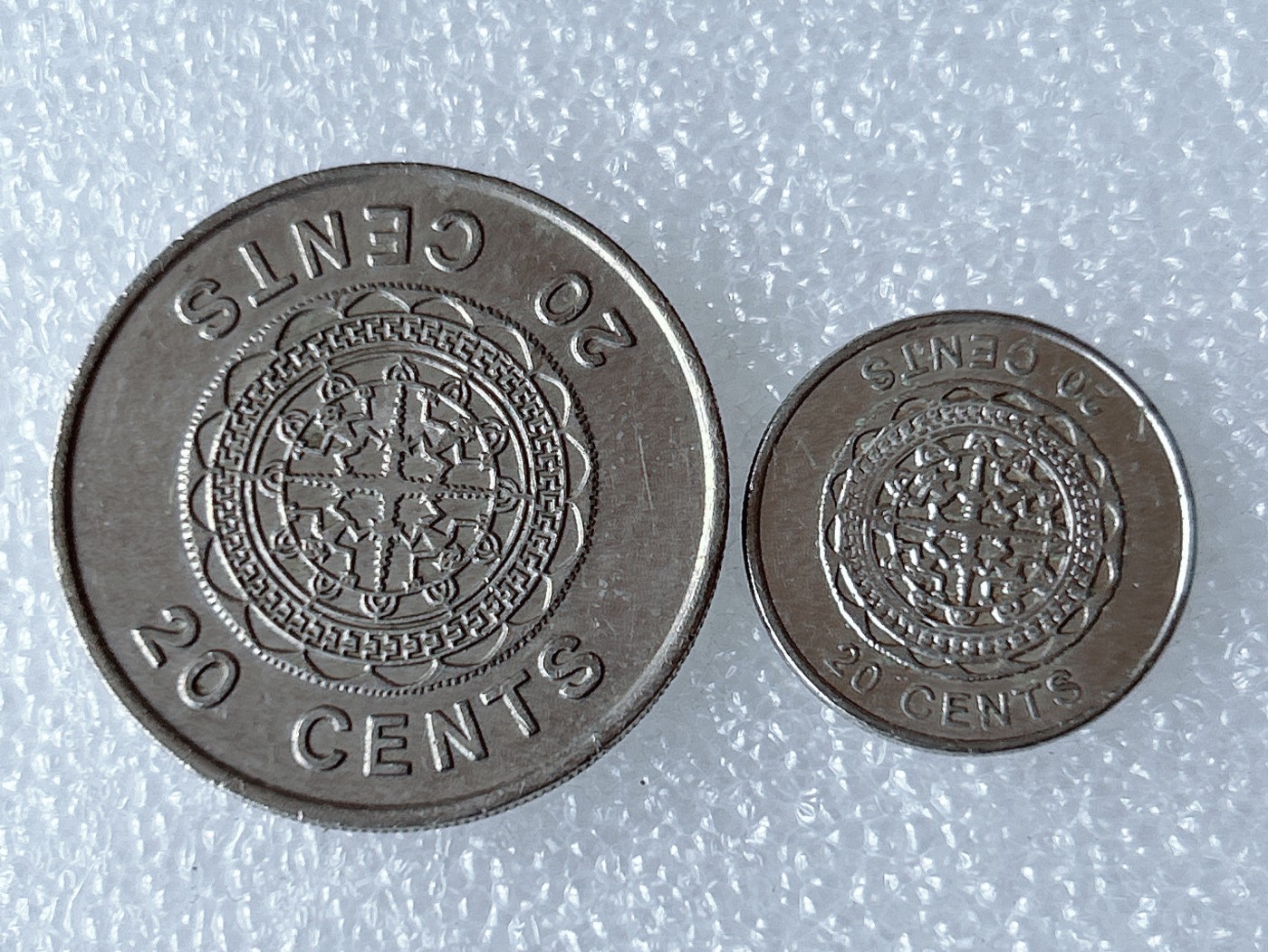 海外回流1元起拍小铺 各国钱币散币场 第8期 所罗门20分大小版一对