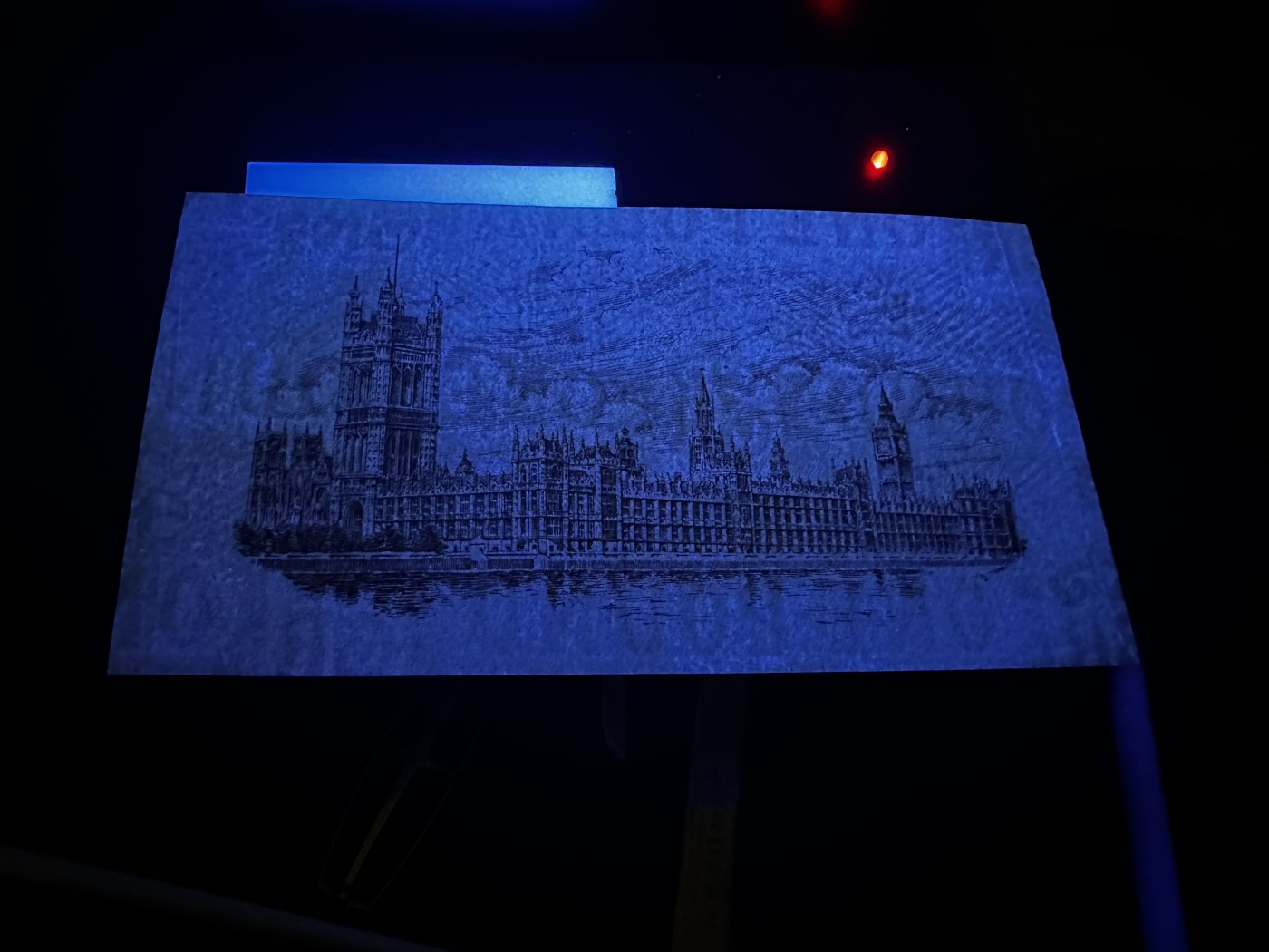 《外钞收藏家》第三百四十五期 英格兰英国1磅马剑乔治五世N.K.W.F签名 AU品相