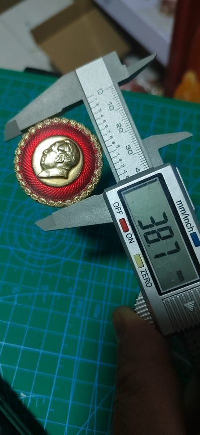 毛主席像章专场 🔥🔥🔥🔥毛主席像章，38.7毫米