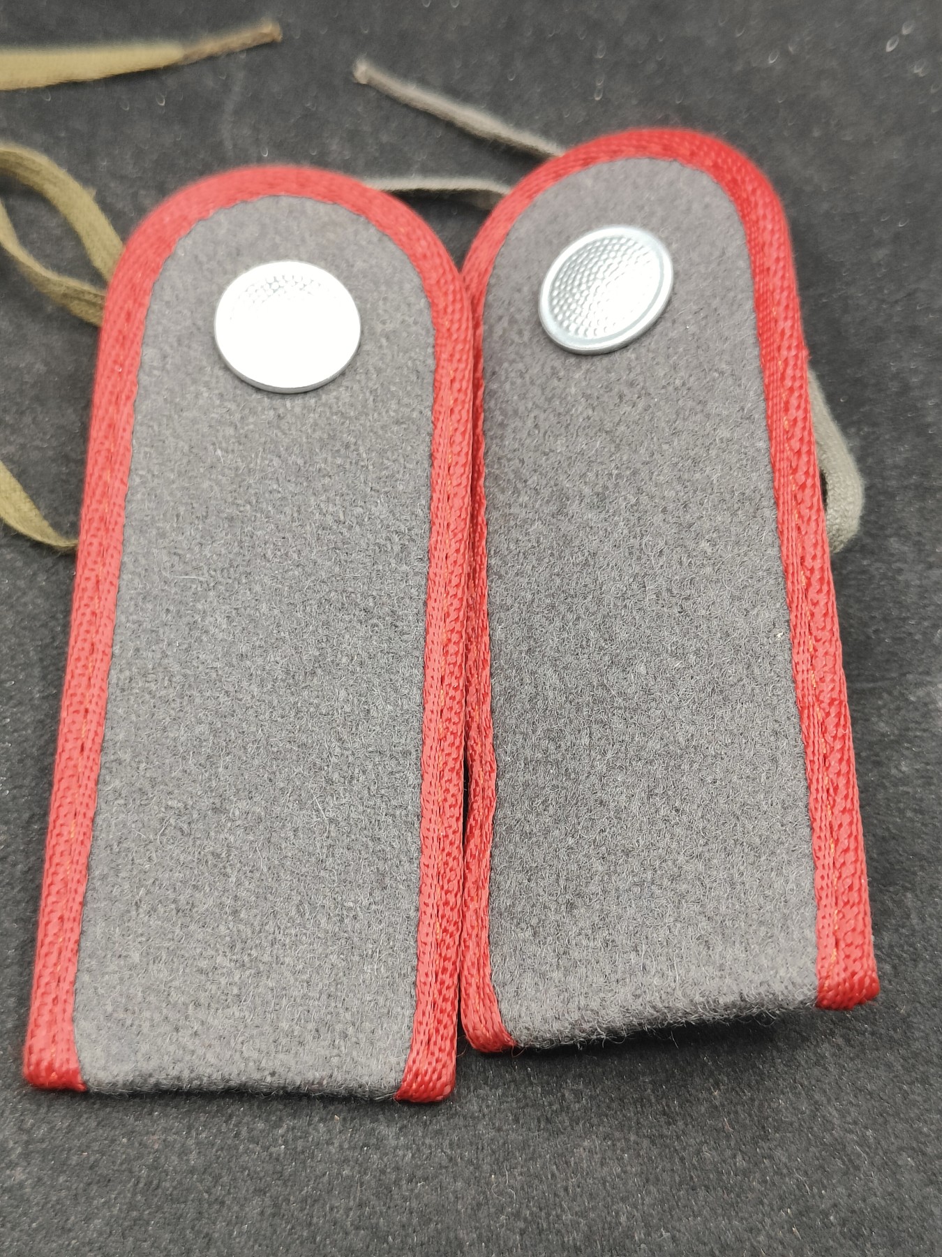 全场0元起拍 第137期 咸鱼国勋章拍卖专场 3月10日（周日）下午6：00开始 东德士兵肩章一对