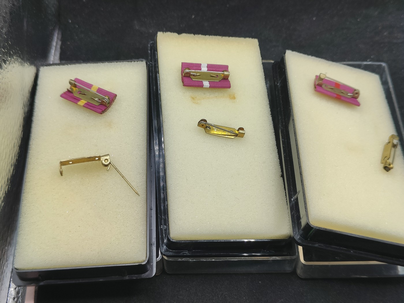 全场0元起拍 第137期 咸鱼国勋章拍卖专场 3月10日（周日）下午6：00开始 东德民防章 盒+略