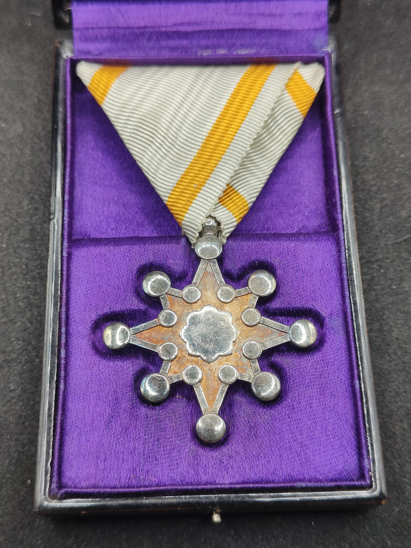 全场0元起拍 第137期 咸鱼国勋章拍卖专场 3月10日（周日）下午6：00开始 日本明治时期八等瑞宝章银制带盒