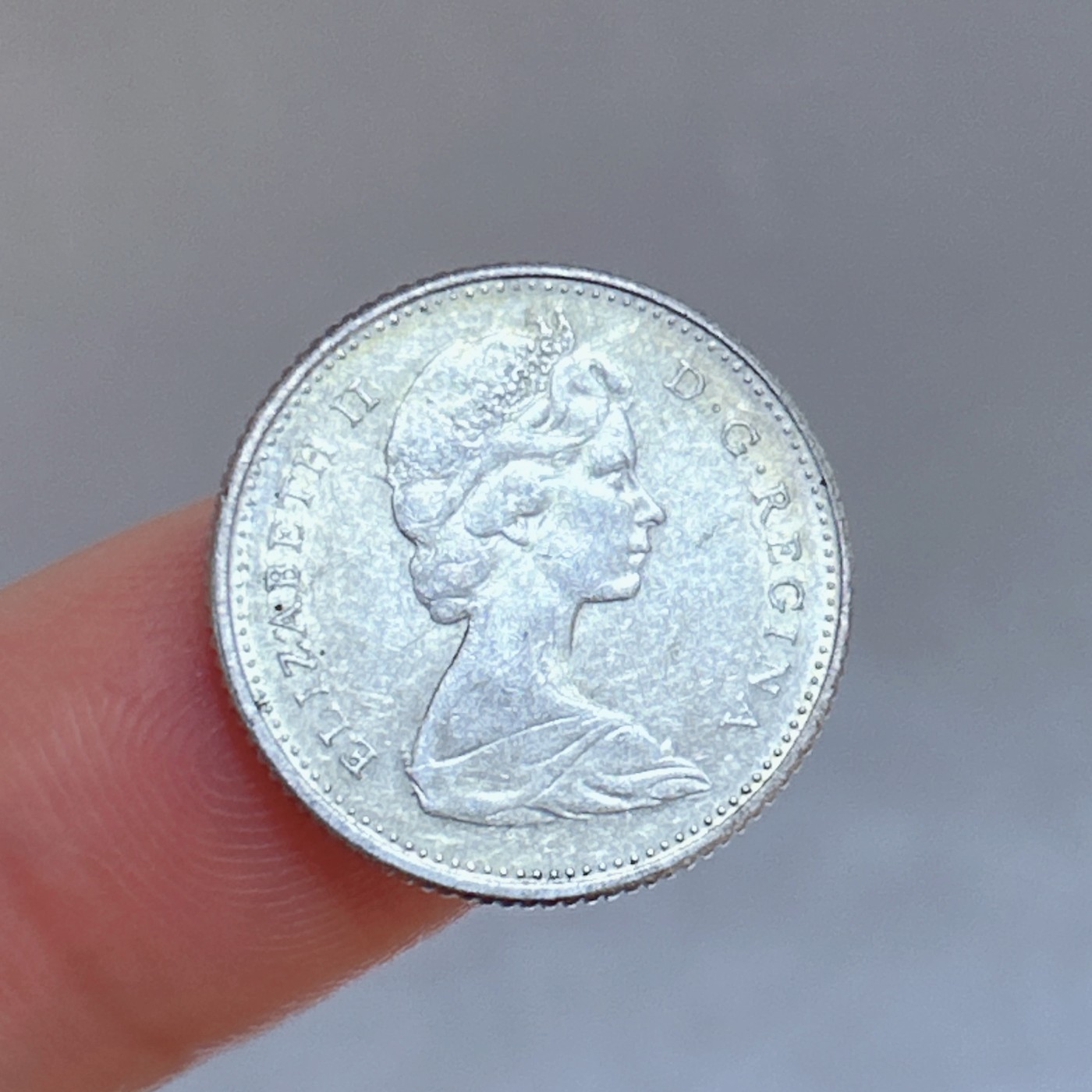 第一海外回流一元起拍收藏 银币专场 第70期 1968年加拿大联邦伊丽莎白二世少女版10分小银币 2.3g